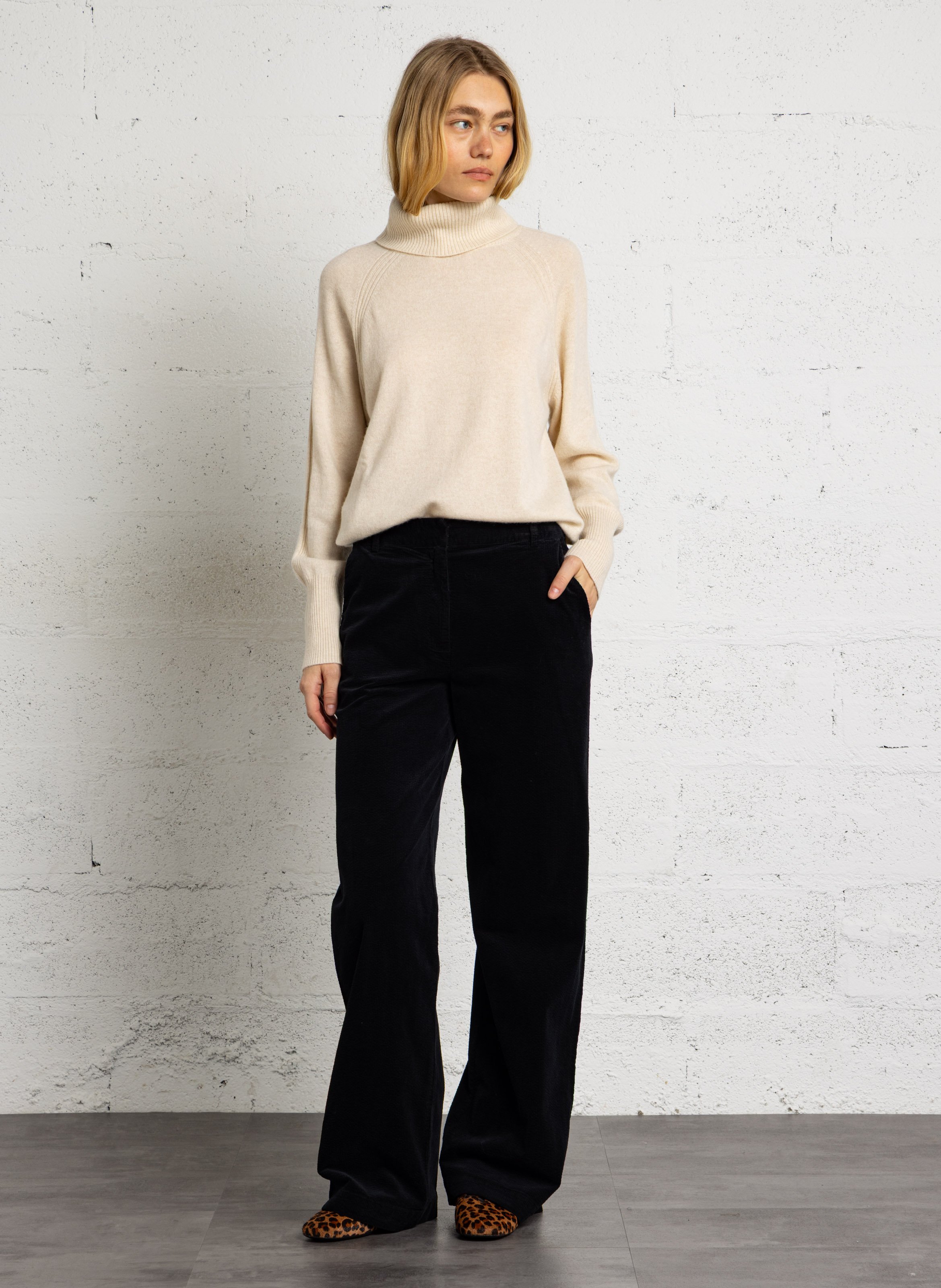 Pantalon évasé en coton mélangé NICE THINGS Noir