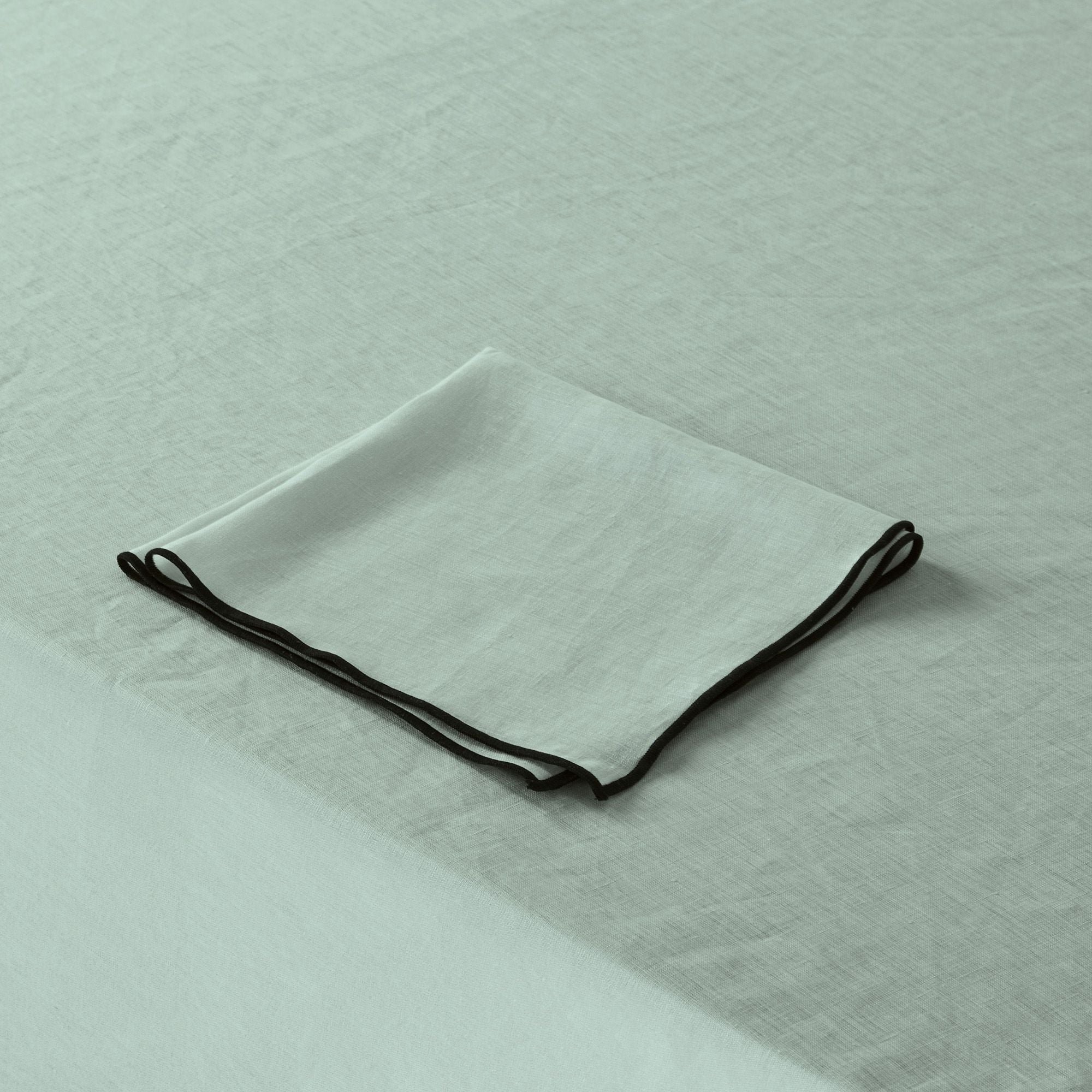CARLINA - Square linen tablecloth MADURA Green