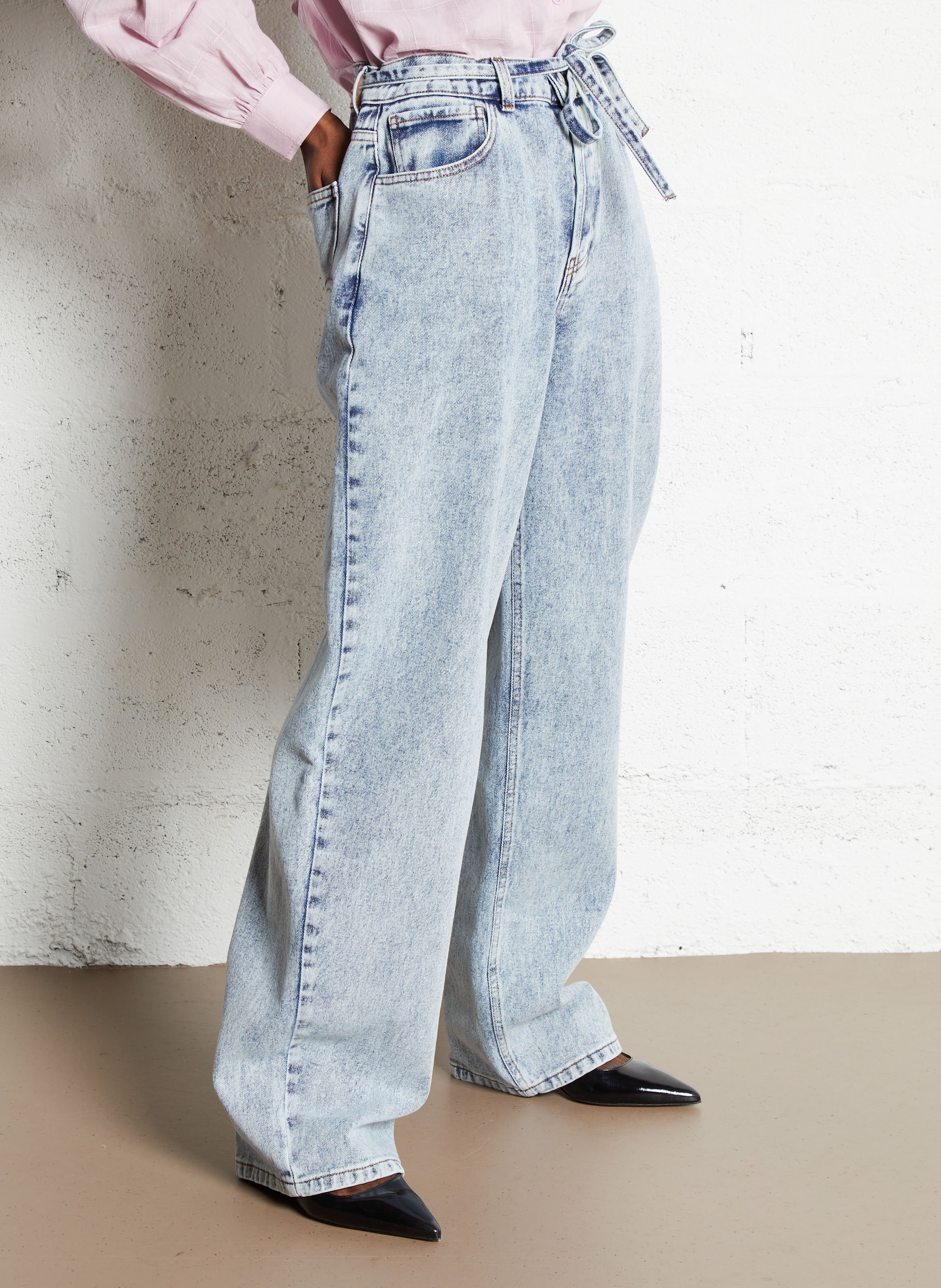 Boyfriend jeans met riem in gewassen denim THE NEW SOCIETY Blauw