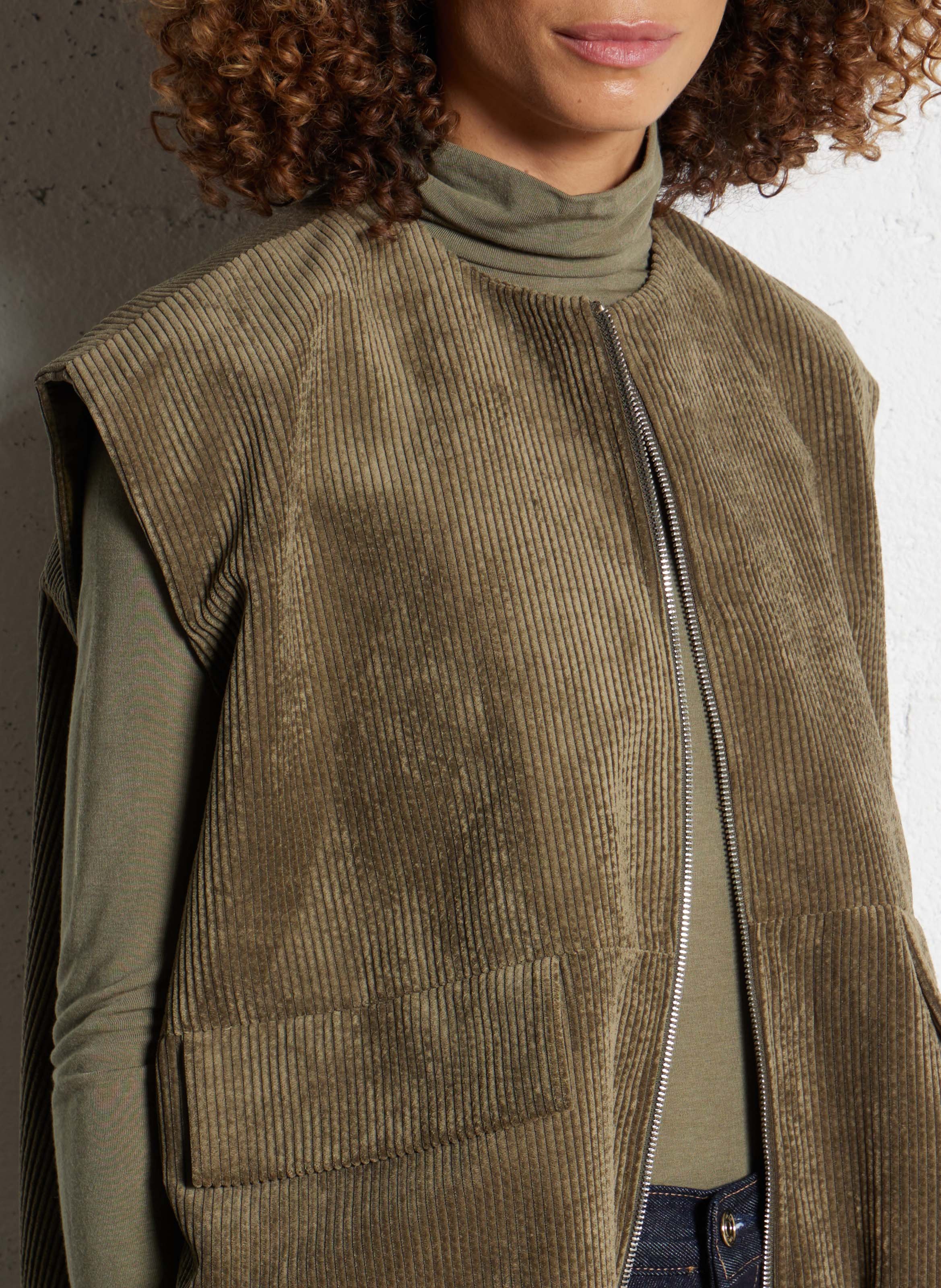 Vest met ronde hals in ribfluweel IMPERIAL Kaki