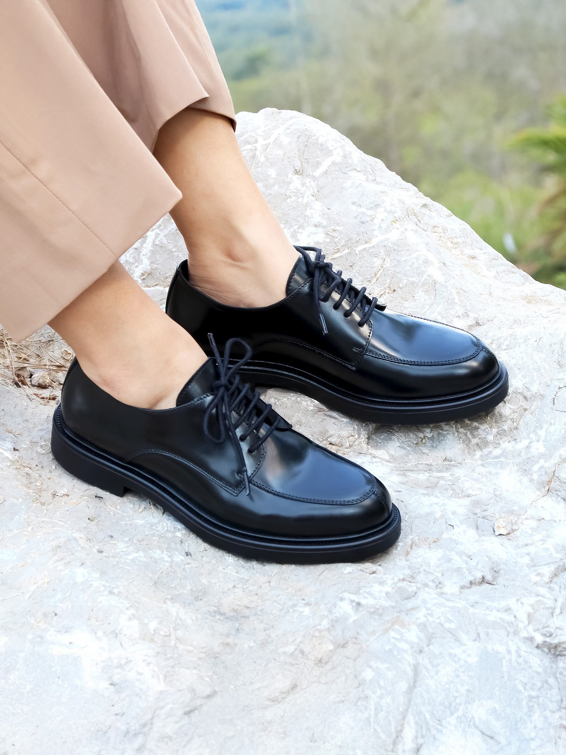 Shiny leather Derby shoes JULES & JENN Black