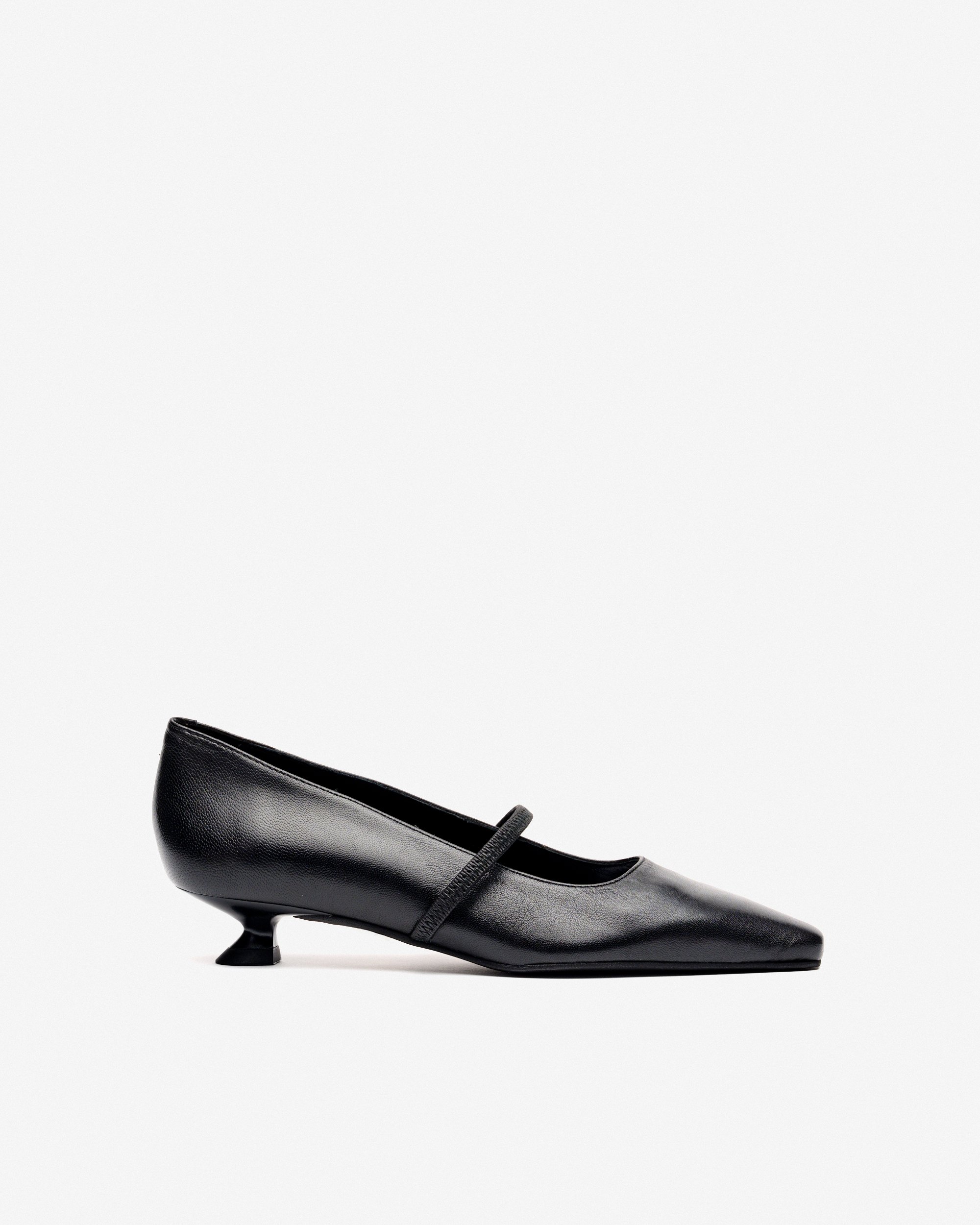 Black leather heels with elastic PEDRO MIRALLES Black