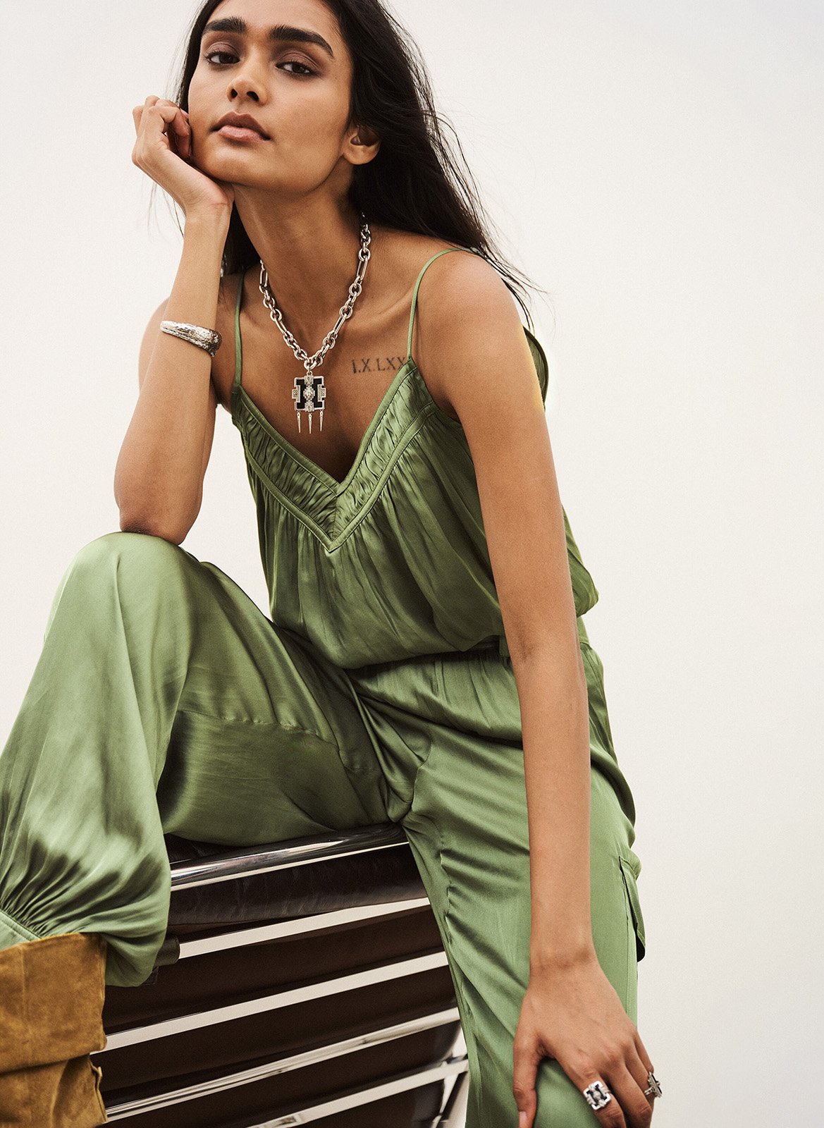 Oversize V-Ausschnitt Top | Khaki BA&SH Damen