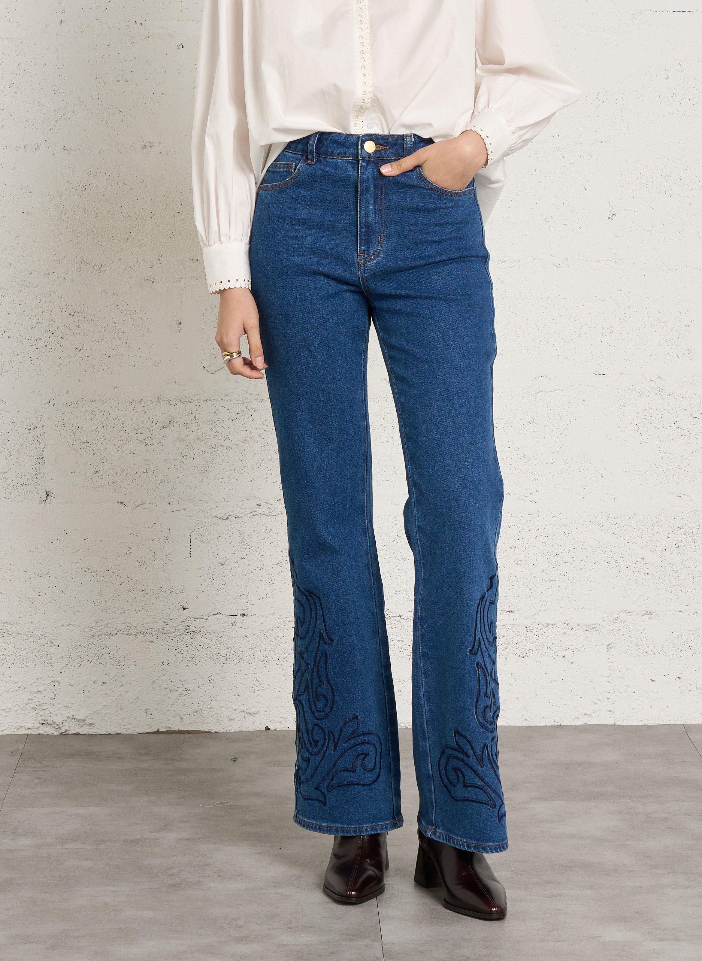 Bestickte Flare-Jeans aus Baumwollmischung LA PETITE ETOILE Blau