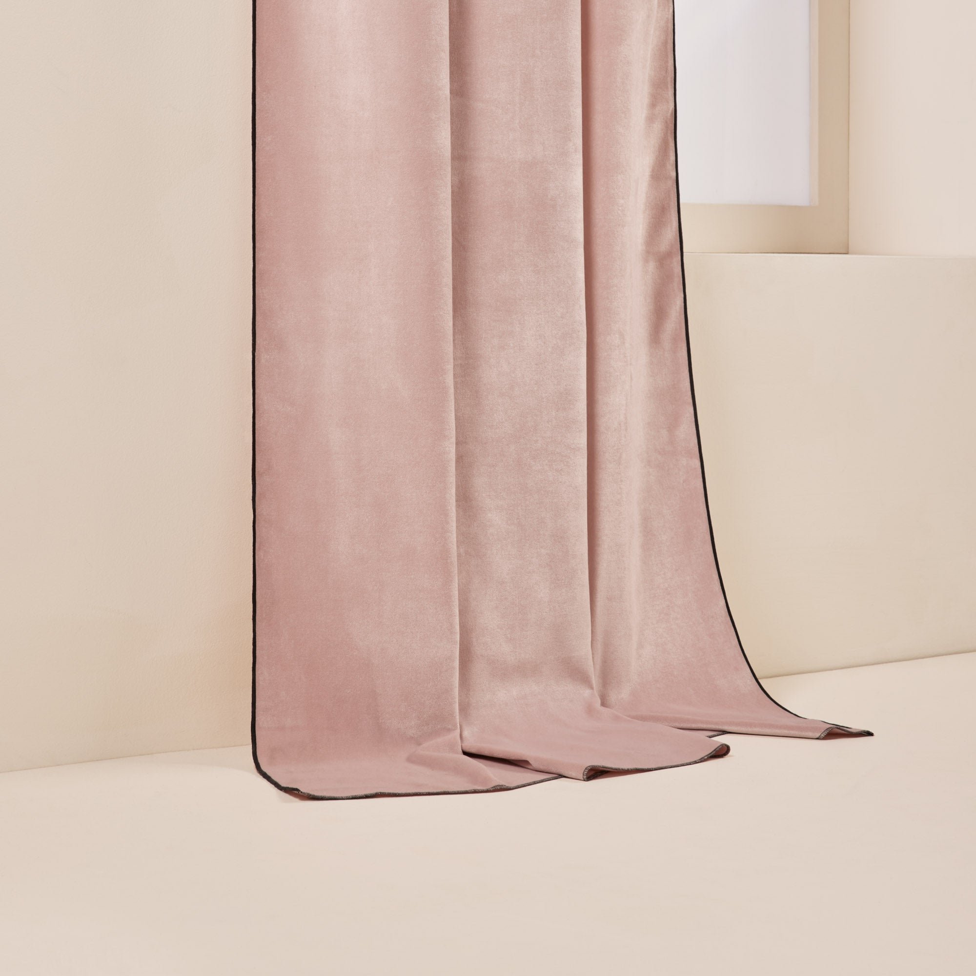 Curtain with black eyelets MADURA Pink
