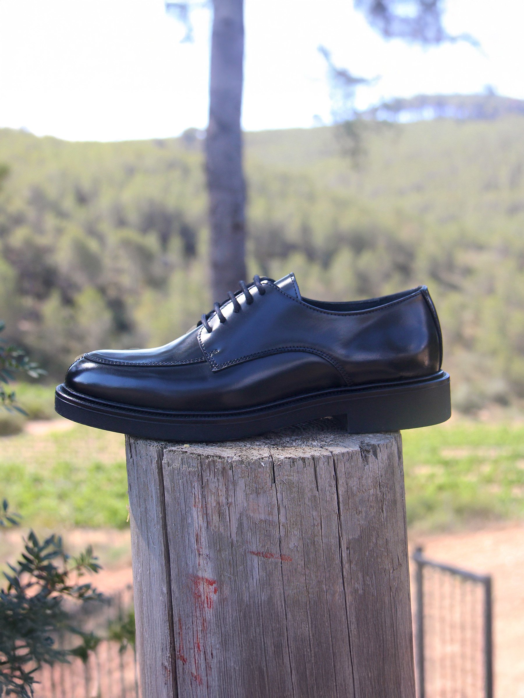 Shiny leather Derby shoes JULES & JENN Black