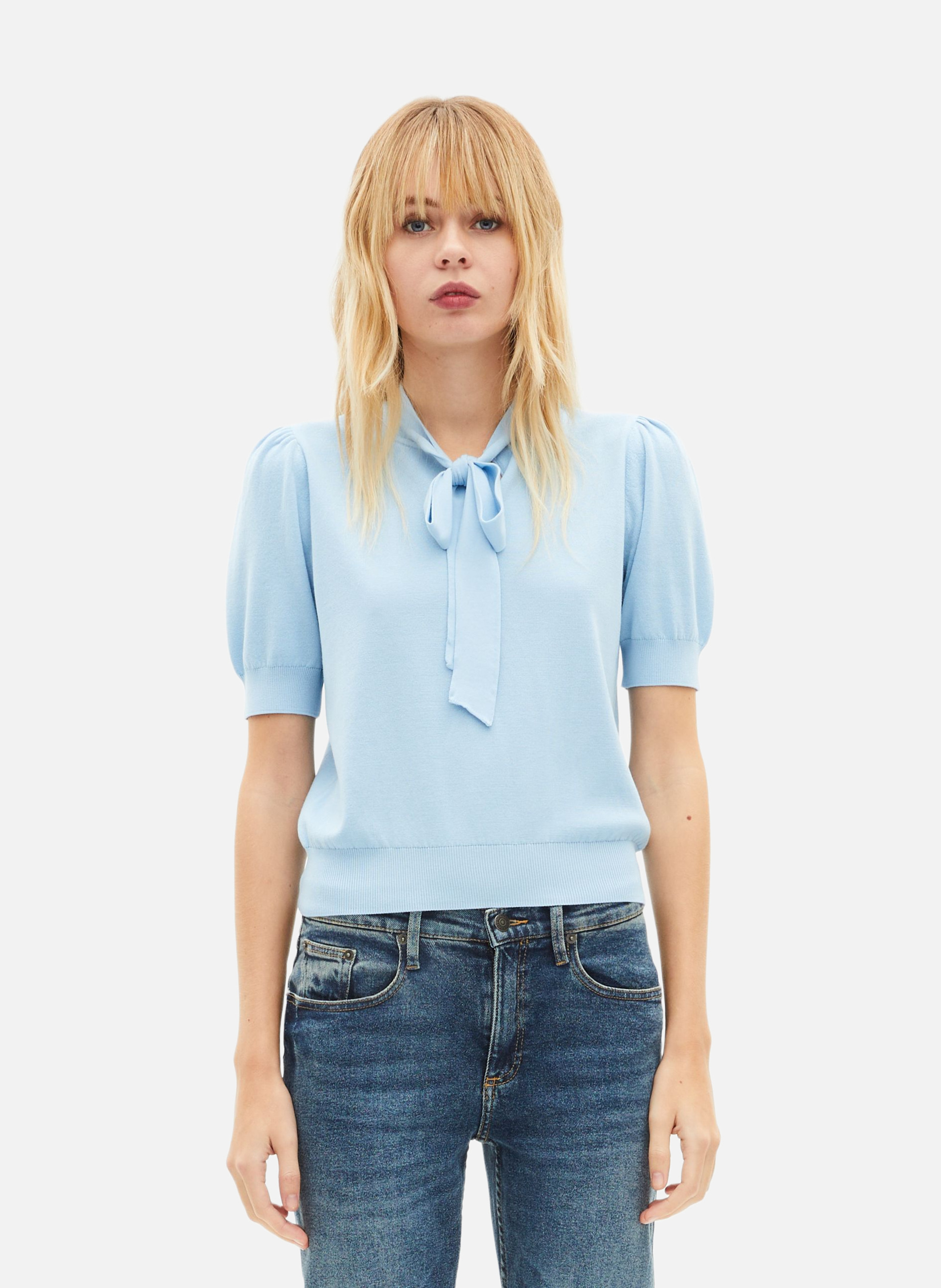 <p>Pull with a cotton blend lavallière collar</p> THE KOOPLES Blue