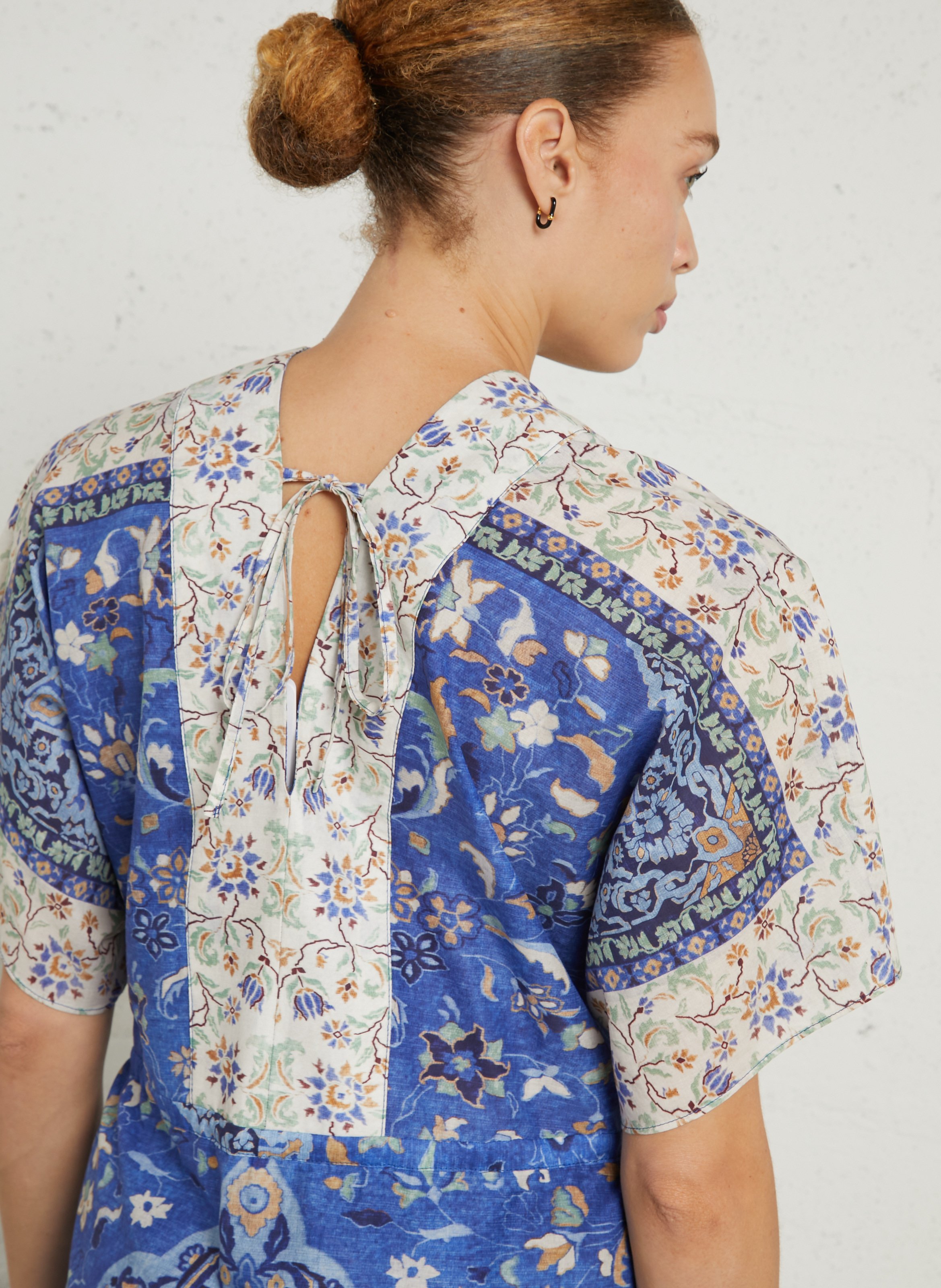 Lange jurk met V-hals en print SUD EXPRESS Blauw