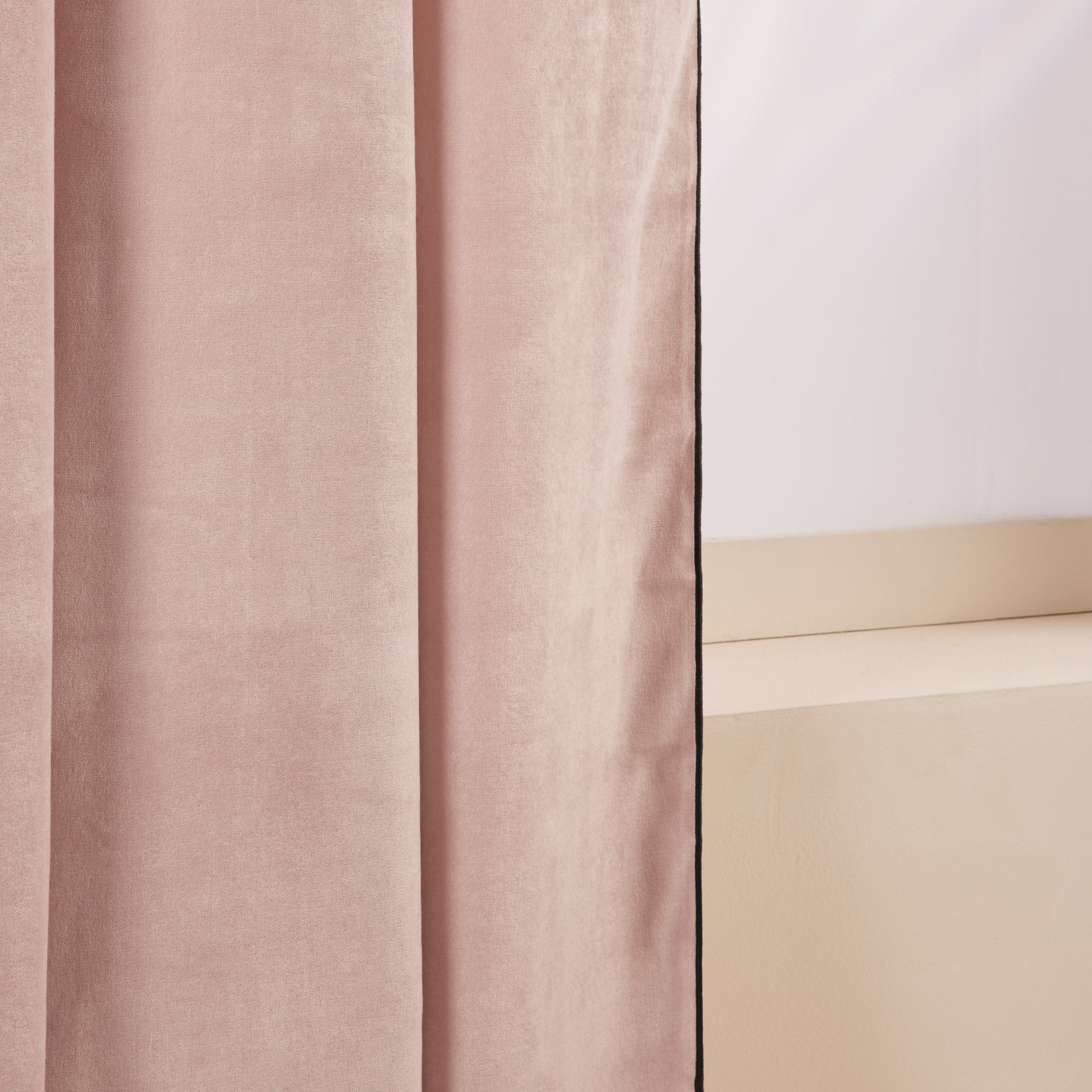 Curtain with black eyelets MADURA Pink