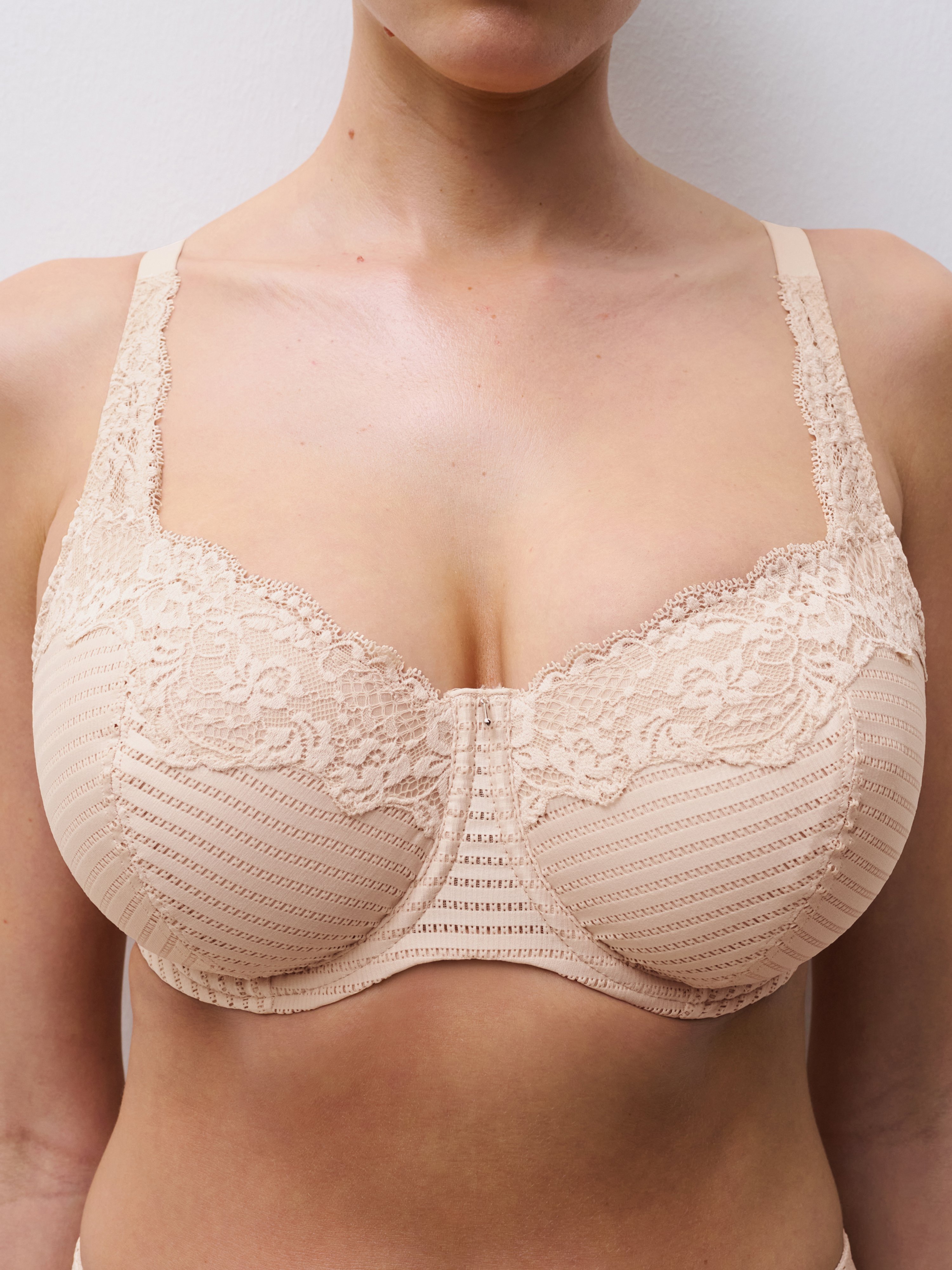 Full-cup bra CHANTELLE Beige