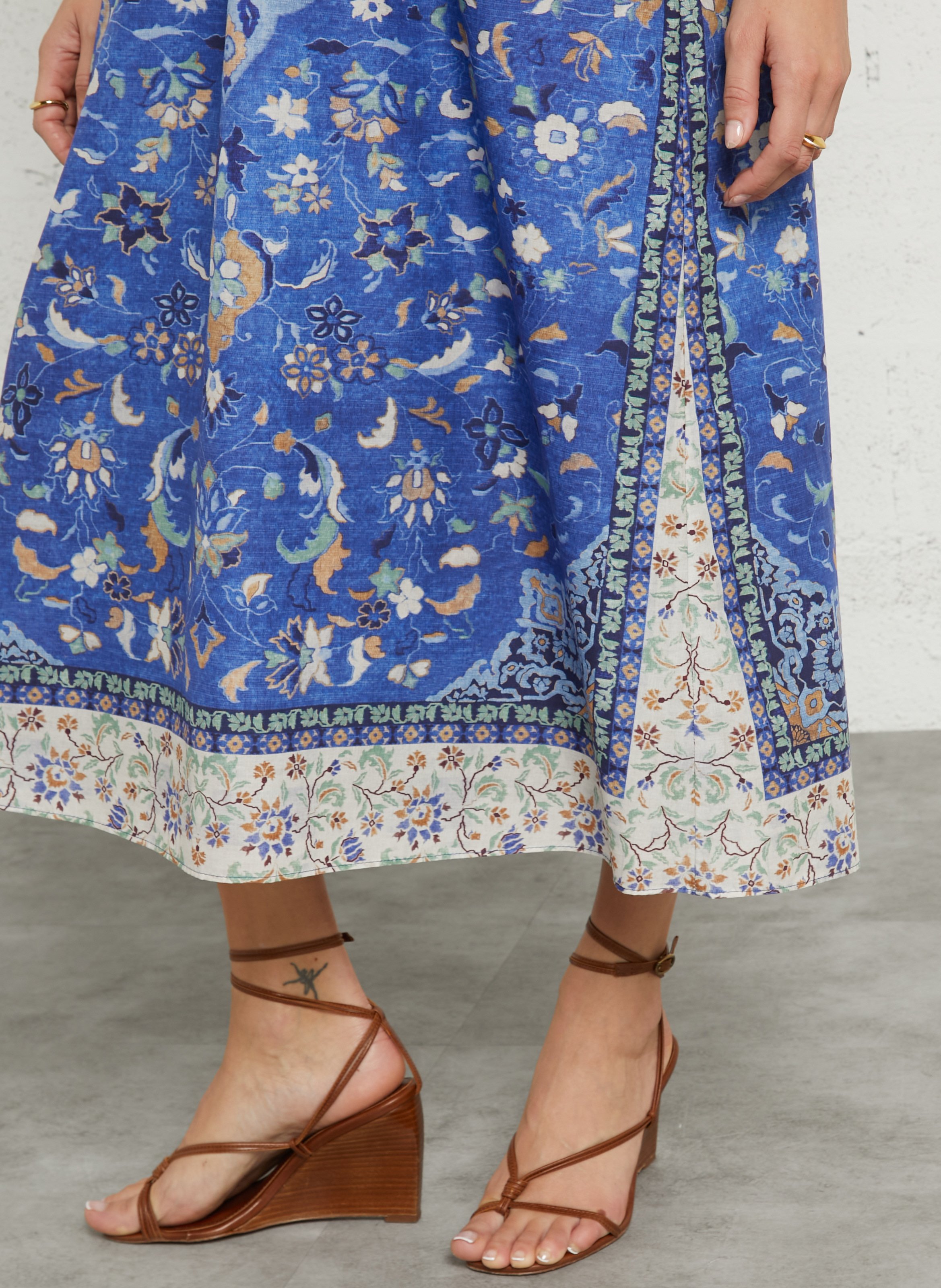 Lange jurk met V-hals en print SUD EXPRESS Blauw
