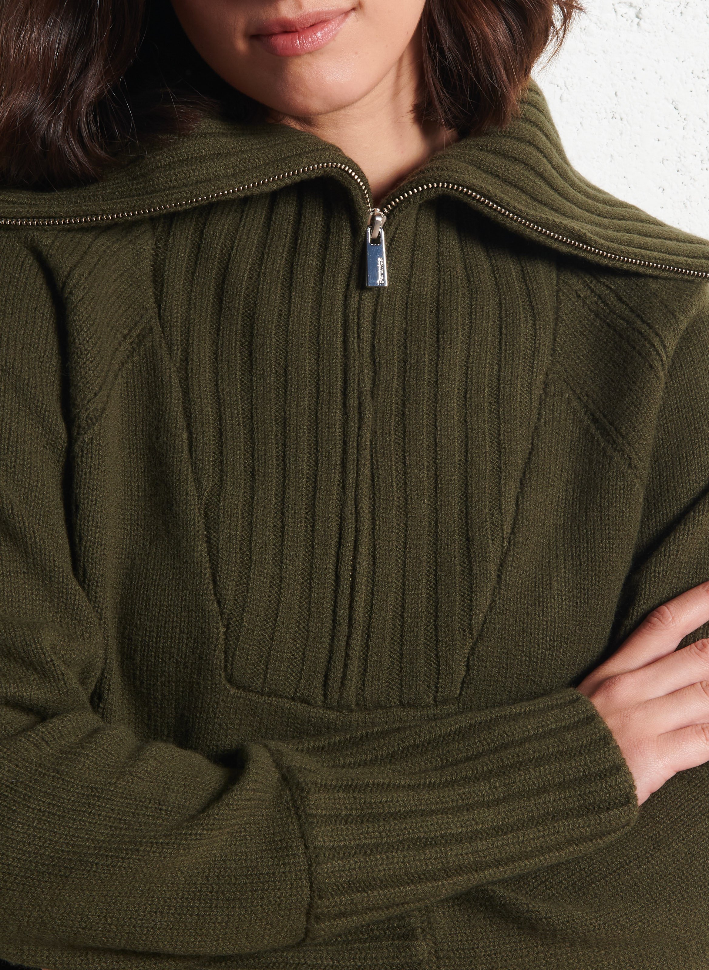 Pull droit col roulé en laine ajourée BERENICE Kaki