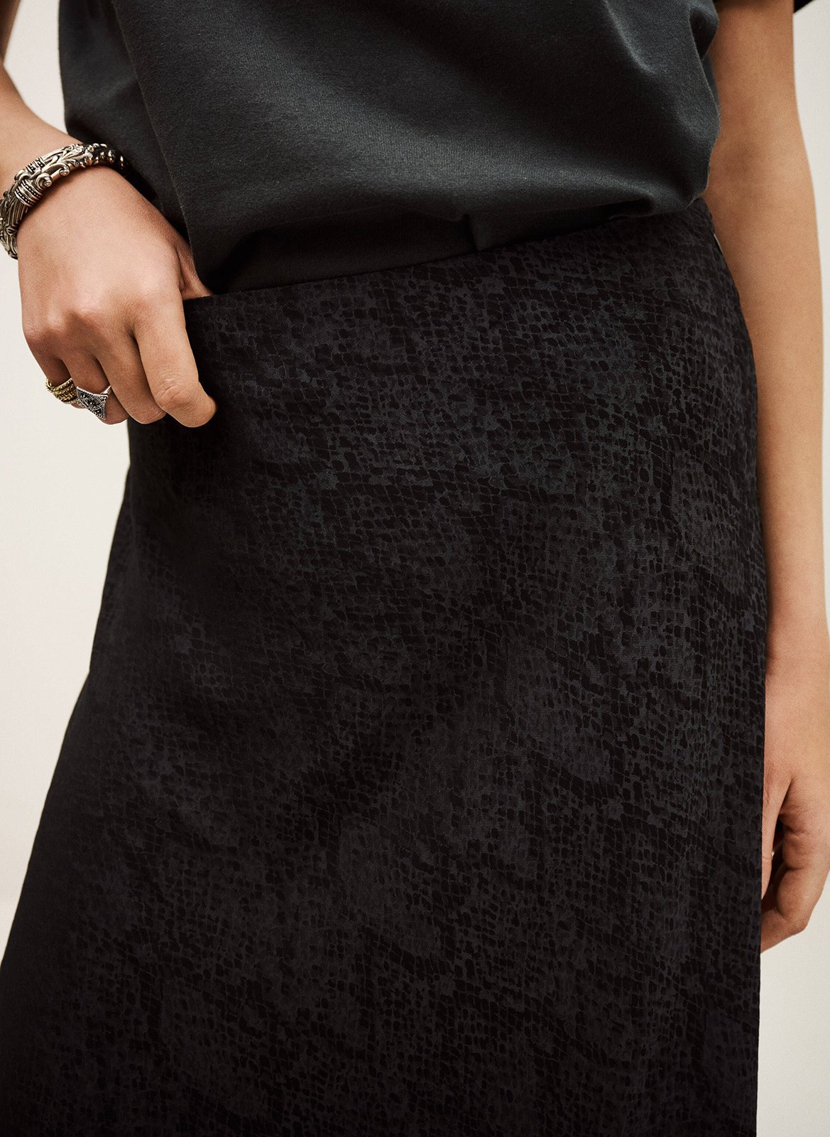 Jupe midi fluide jacquard python BA&SH Noir