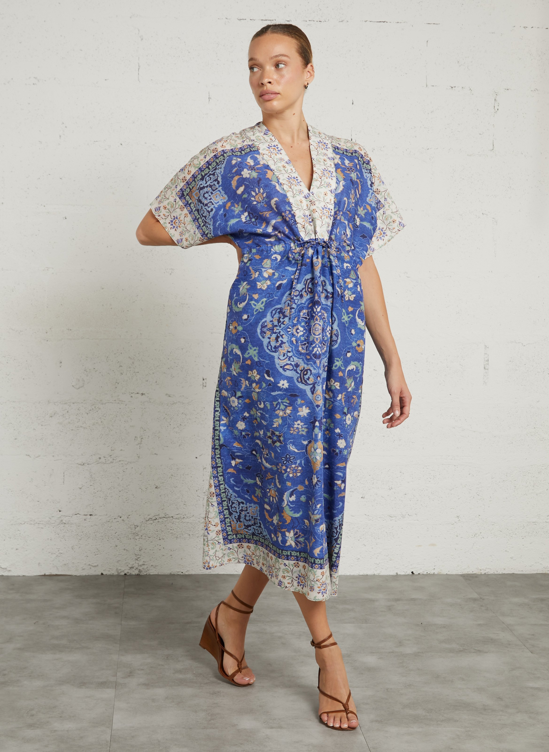Lange jurk met V-hals en print SUD EXPRESS Blauw