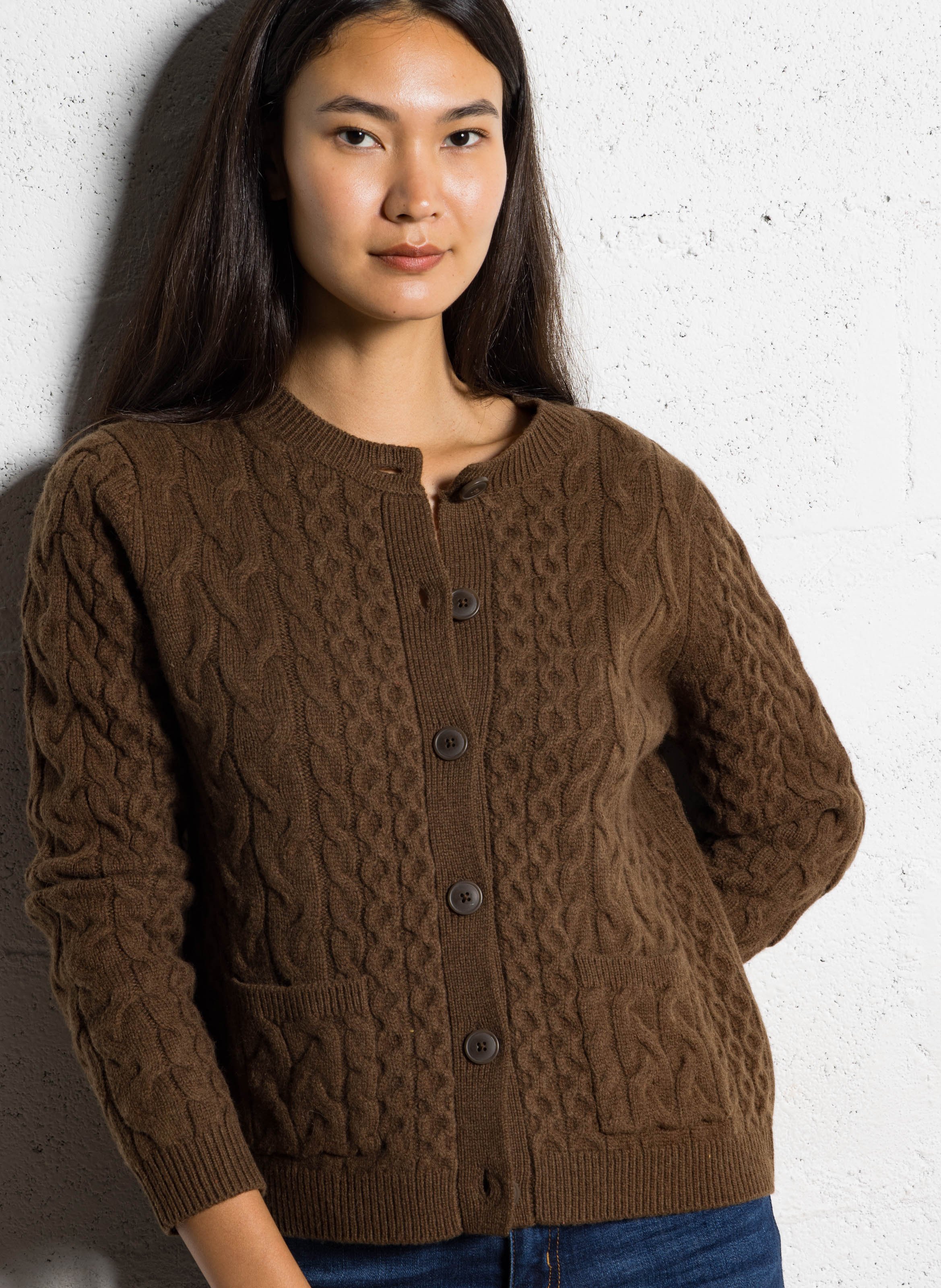 Gilet droit col rond en laine torsadée SUD EXPRESS Marron