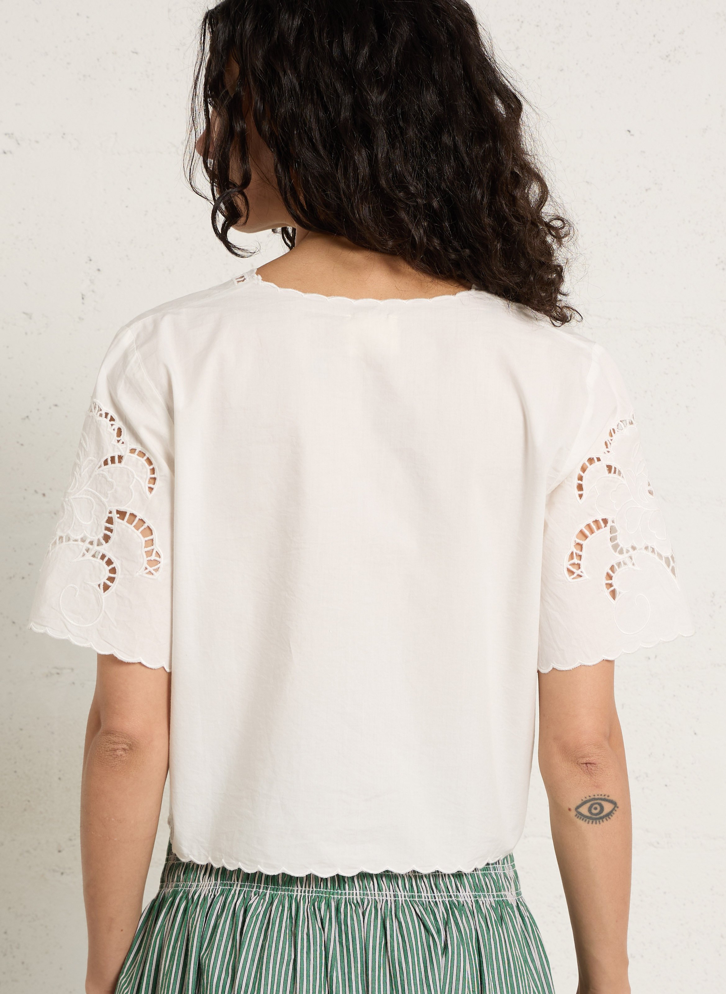 Gerade geschnittenes Top mit V-Ausschnitt und Stickerei aus Baumwolle PETITE MENDIGOTE Beige