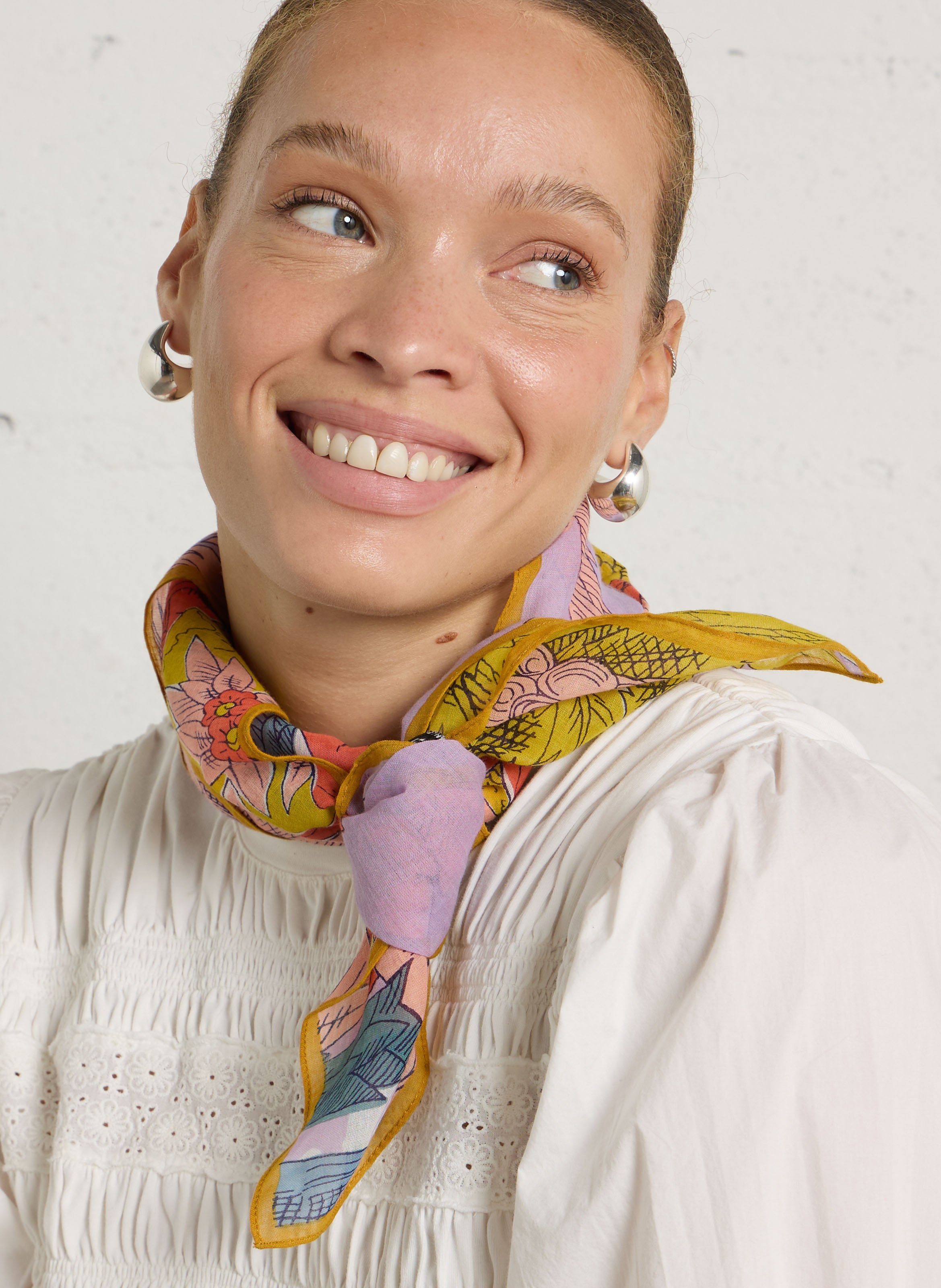 Carré imprimé palmiers en coton INOUI EDITIONS