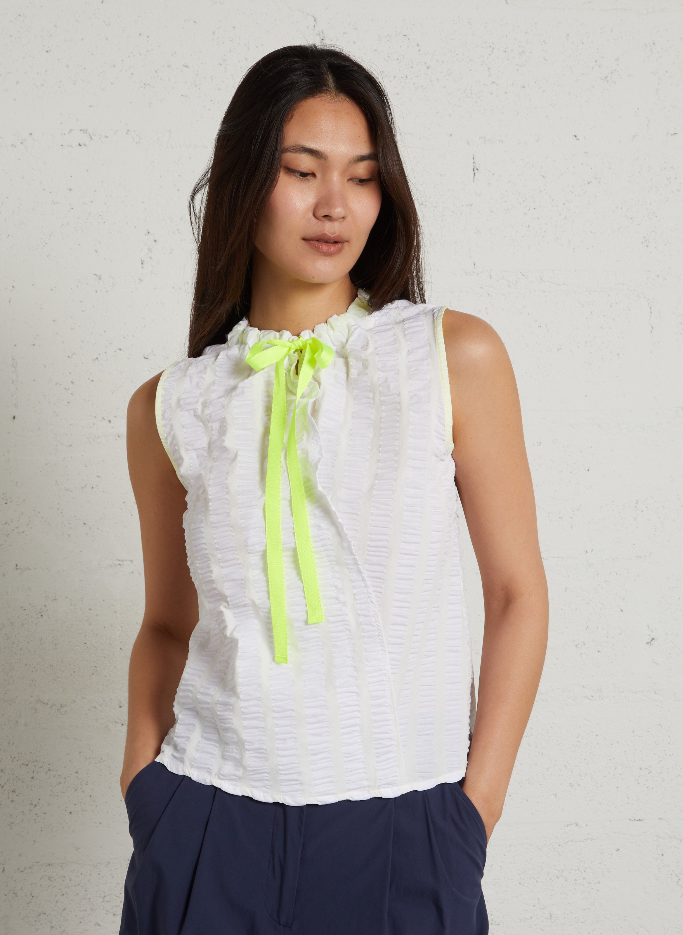 Sleeveless gathered tie-front top DR BLOOM White