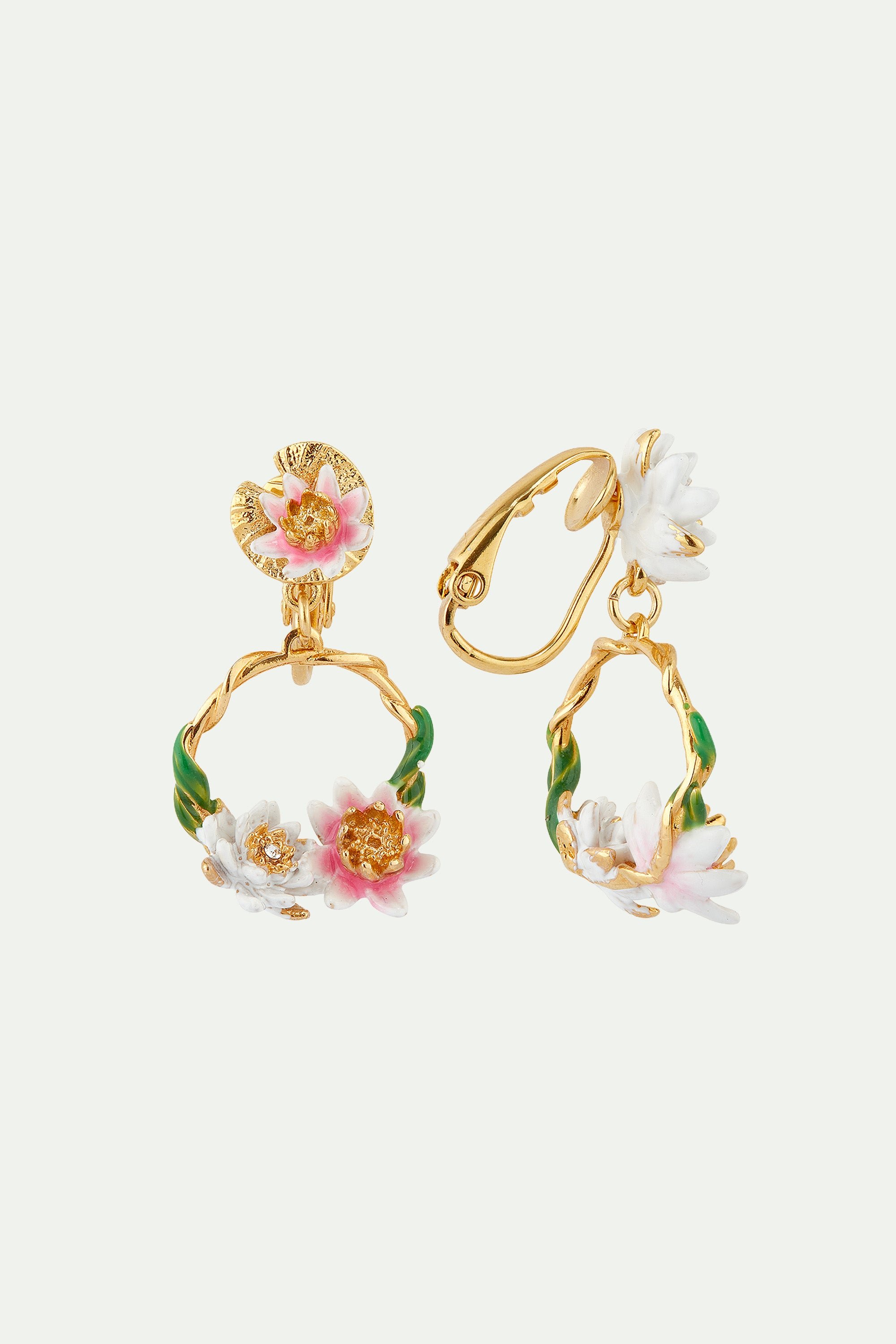 White water lily asymmetric earrings LES NEREIDES Multicolored