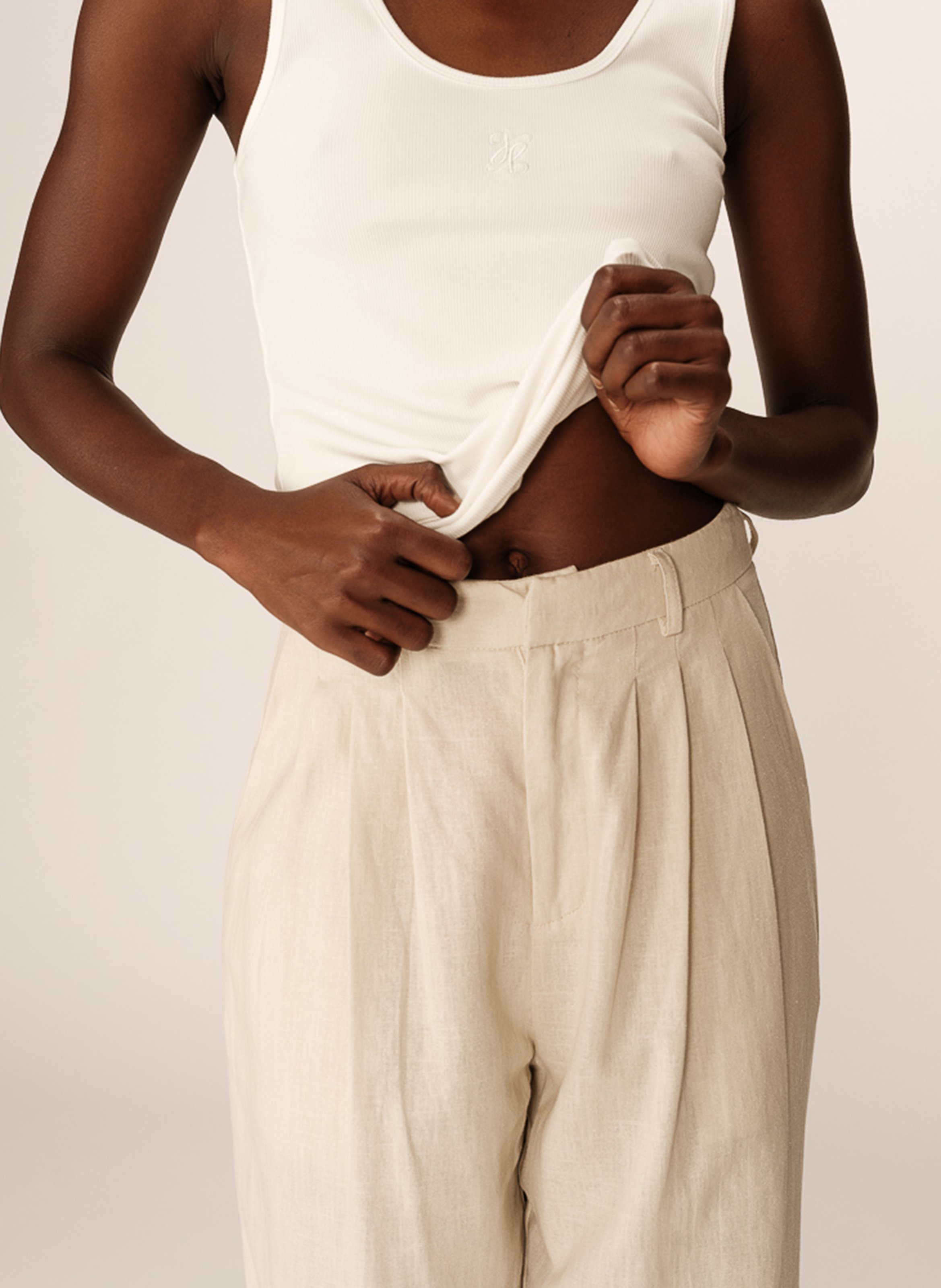 Weit geschnittene Hose aus Leinen-Mix Beige