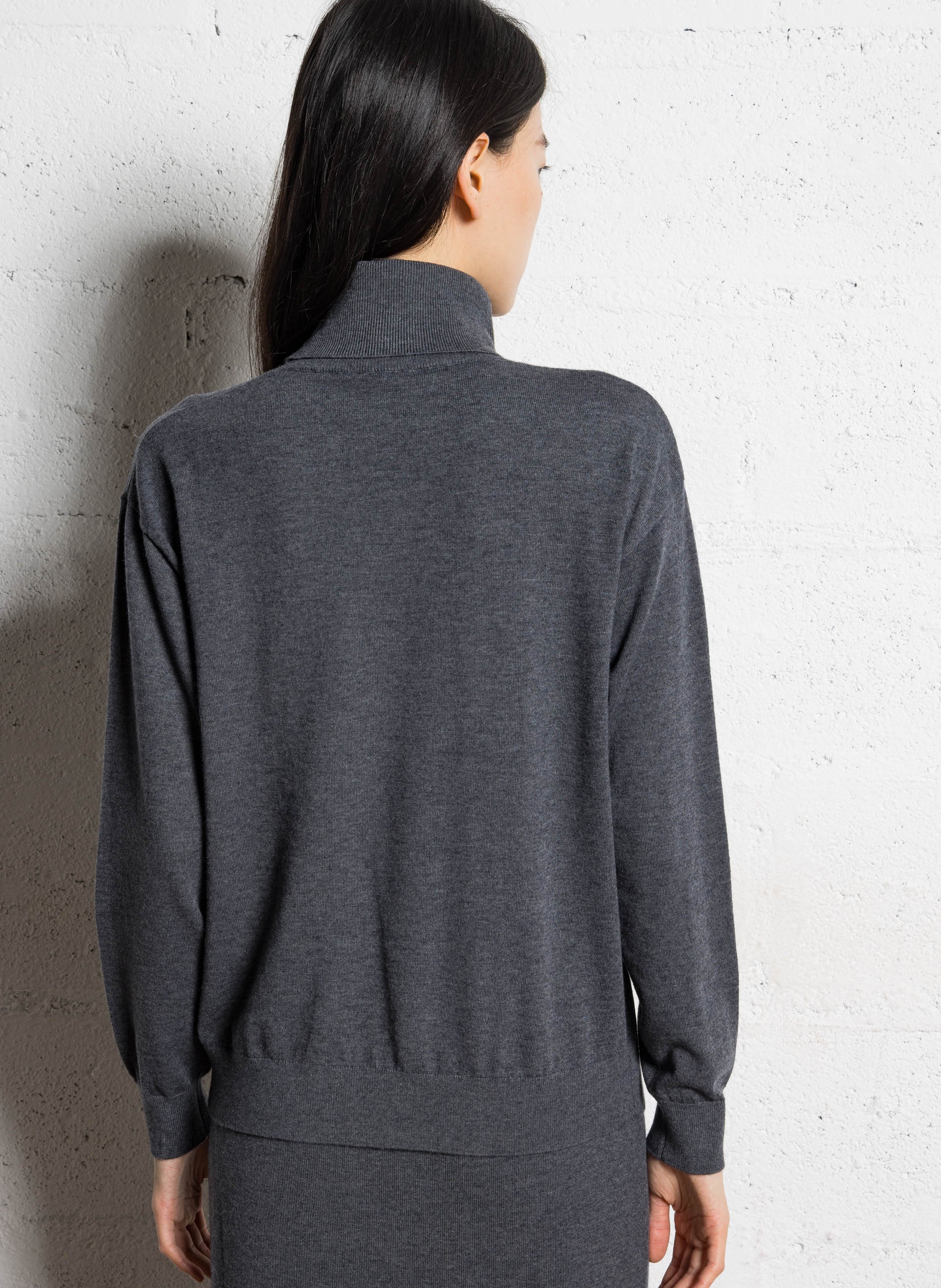 Roll neck knit sweater Grey