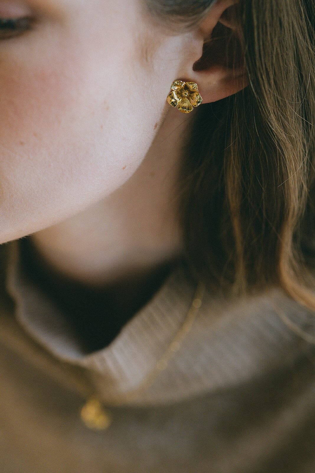 THÉIA - silver-plated flower stud earrings Golden