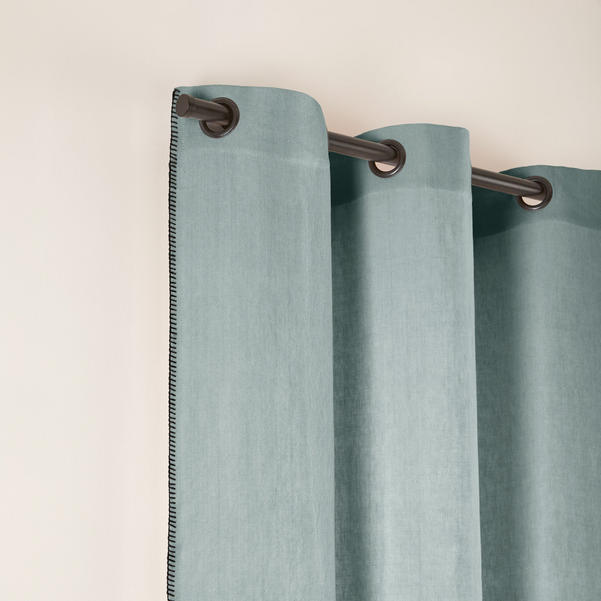 Curtain with black eyelets MADURA Green