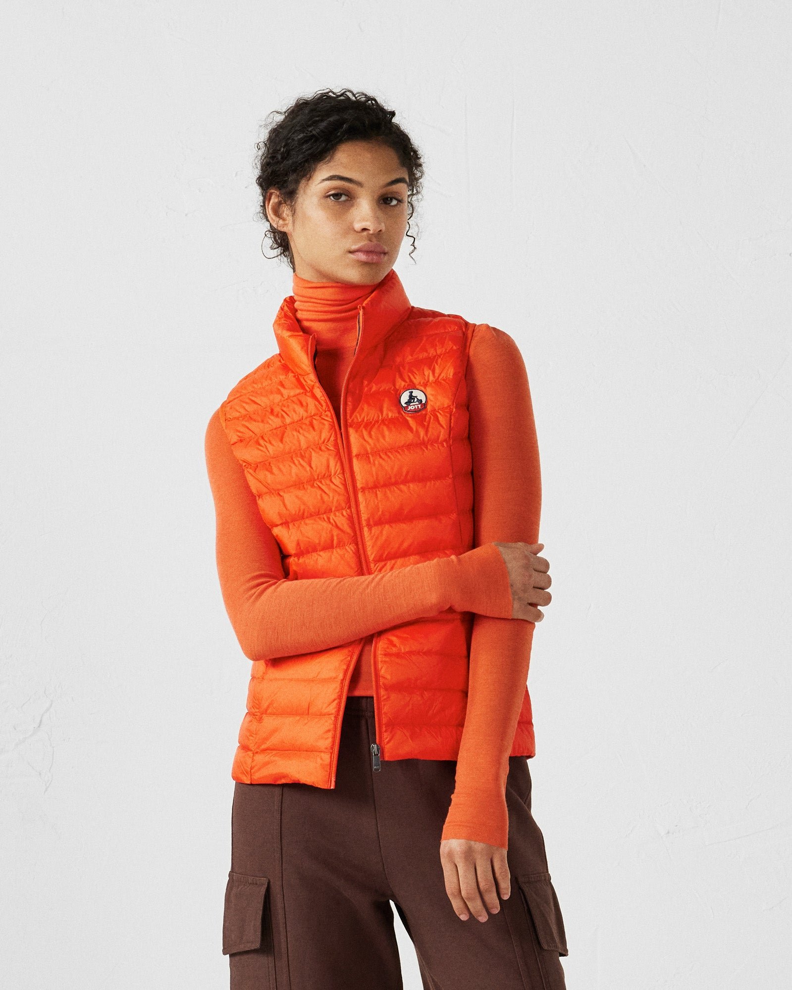 Sleeveless lightweight down vest seda JOTT Red