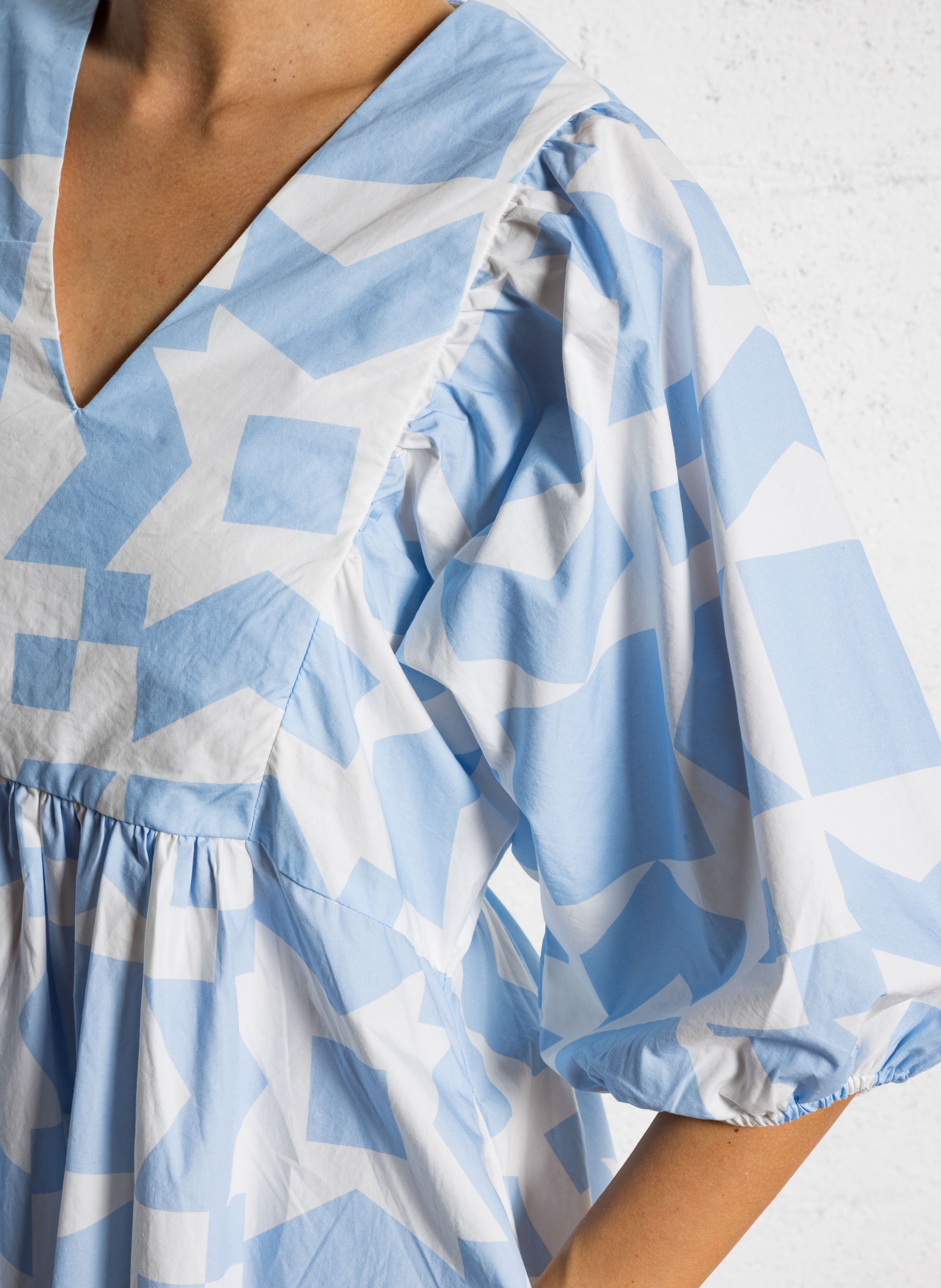 Langes Baumwollkleid mit Print THE TINY BIG SISTER Blau