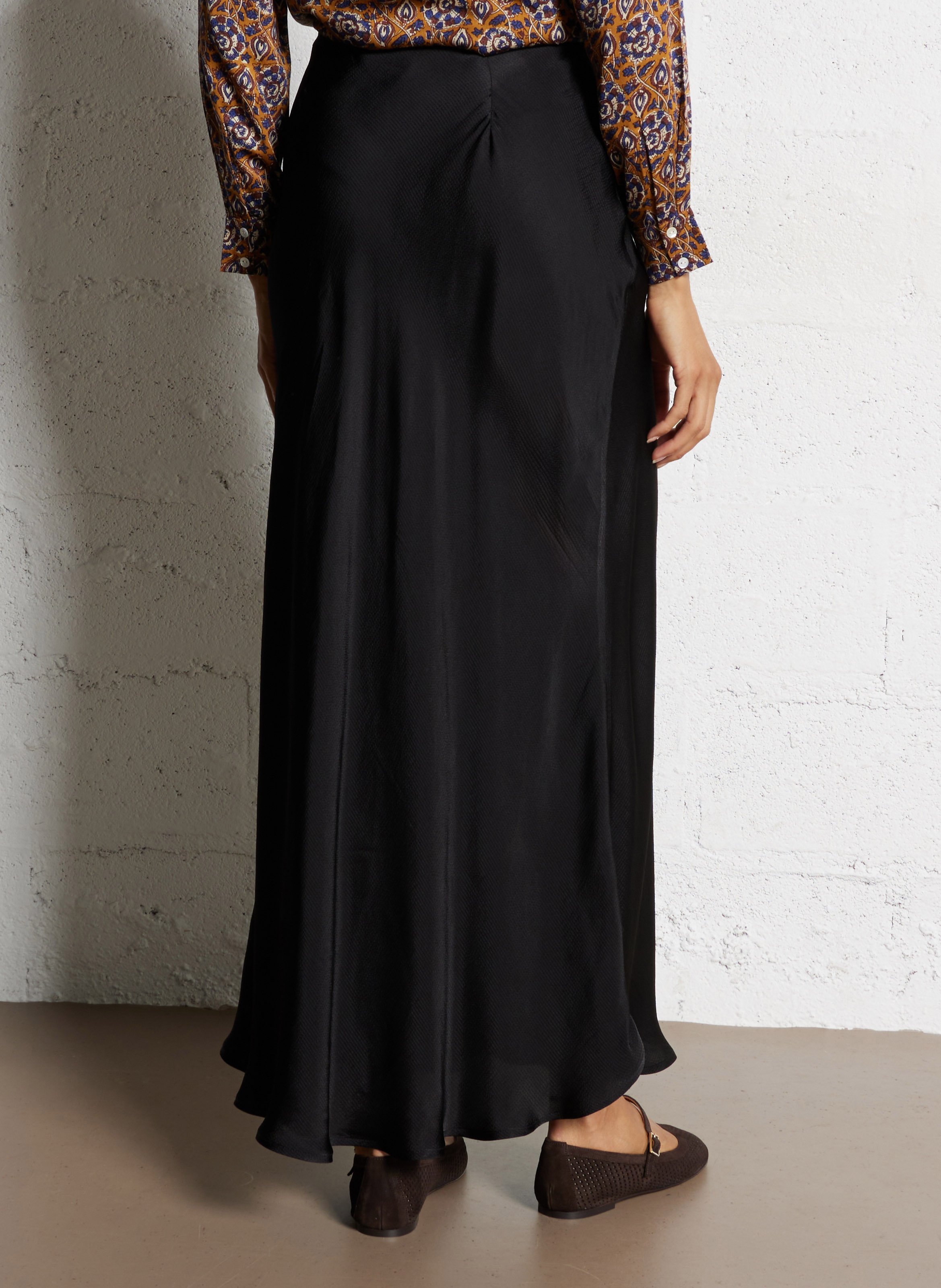 Halflange, glanzende rok FABIENNE CHAPOT Zwart