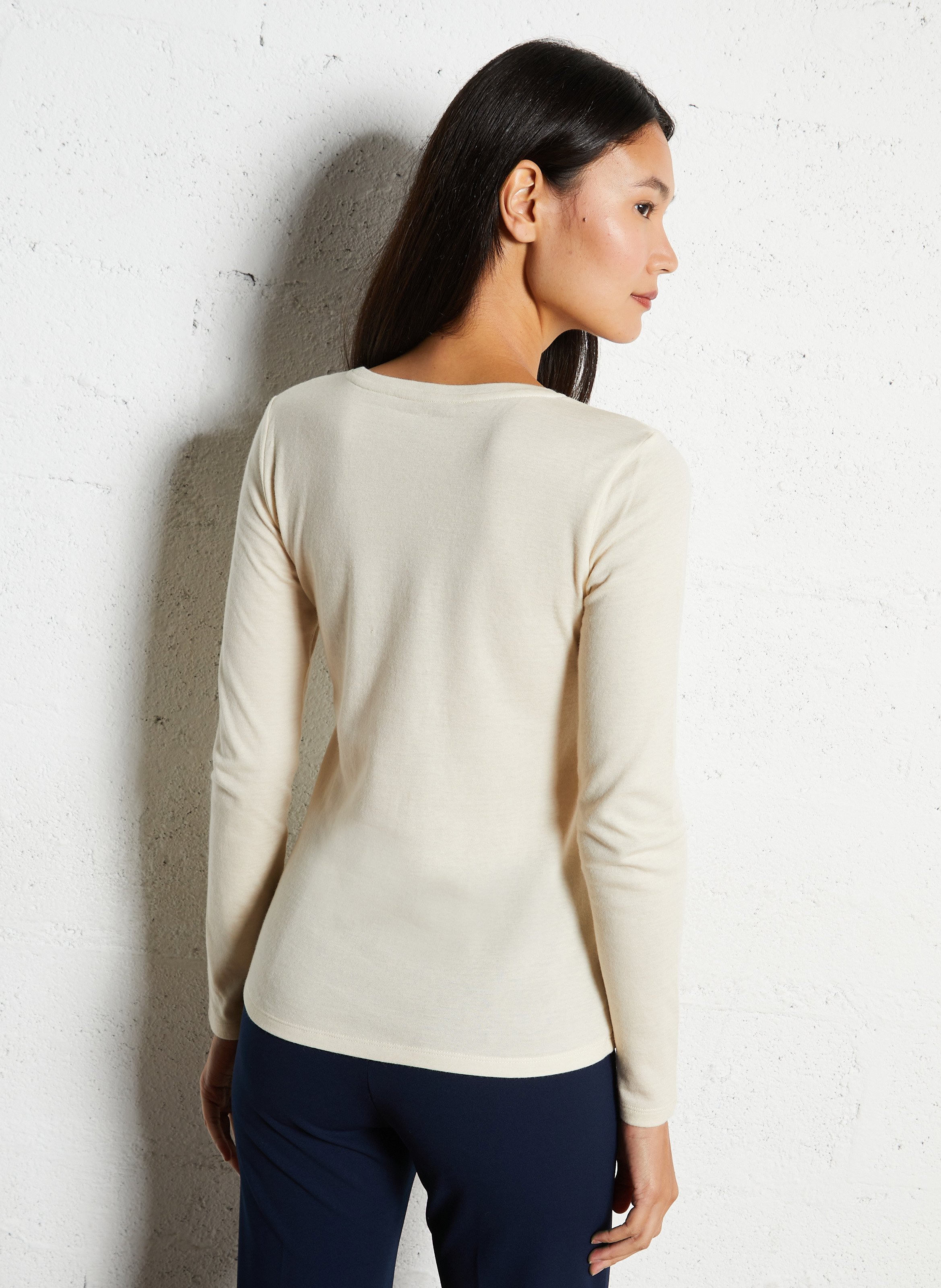 Tee-shirt cintré col rond en coton bio et cachemire MAJESTIC FILATURES Beige