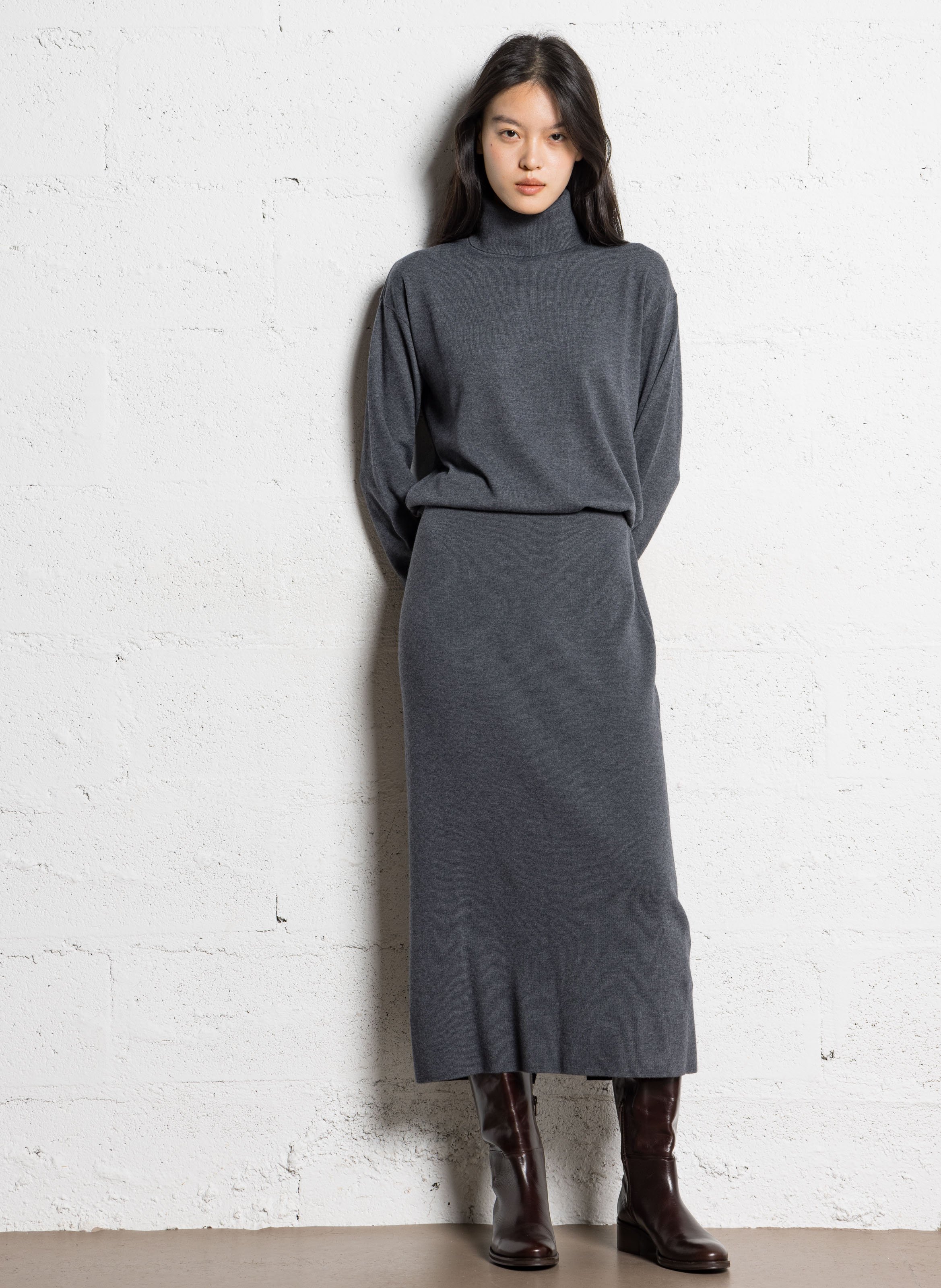 Roll neck knit sweater Grey