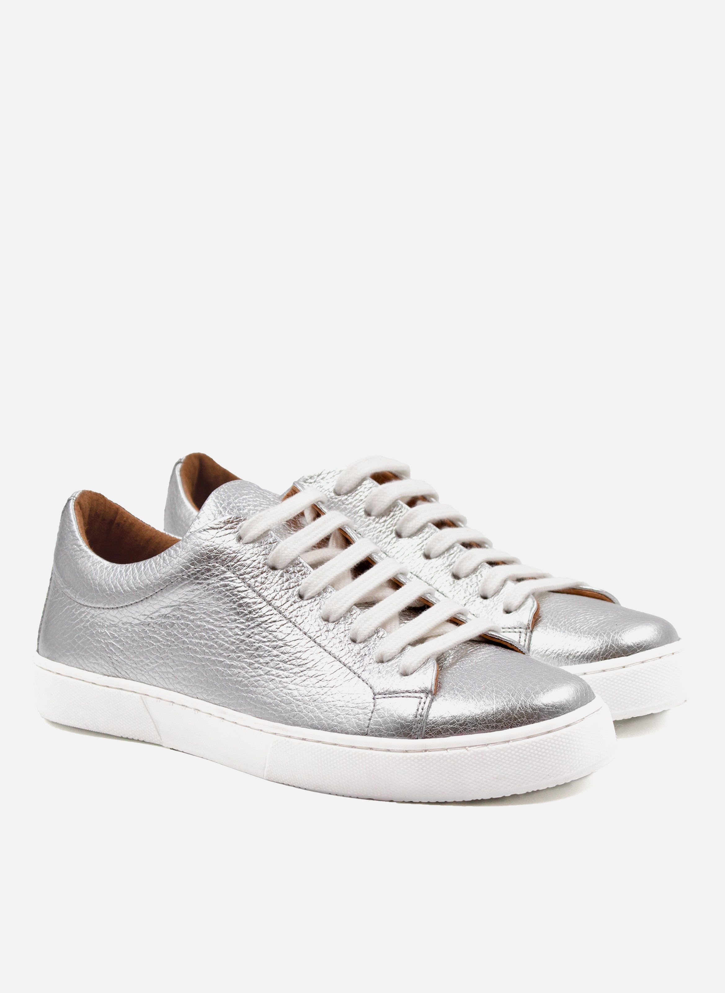 Lace-up metallic grained leather tennis shoes Silver