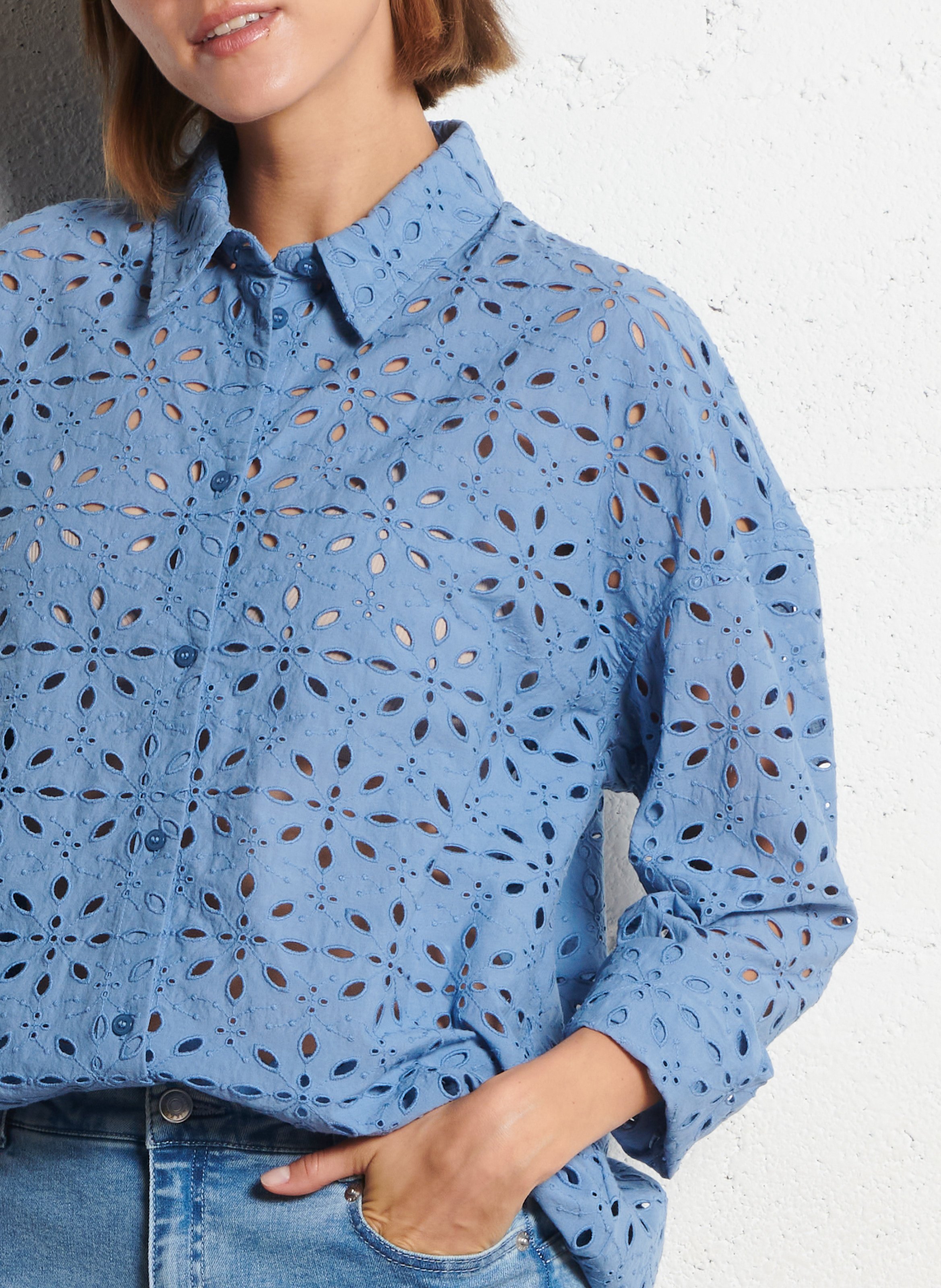 Oversize Hemd mit klassischem Kragen in Broderie Anglaise IKKS Blau