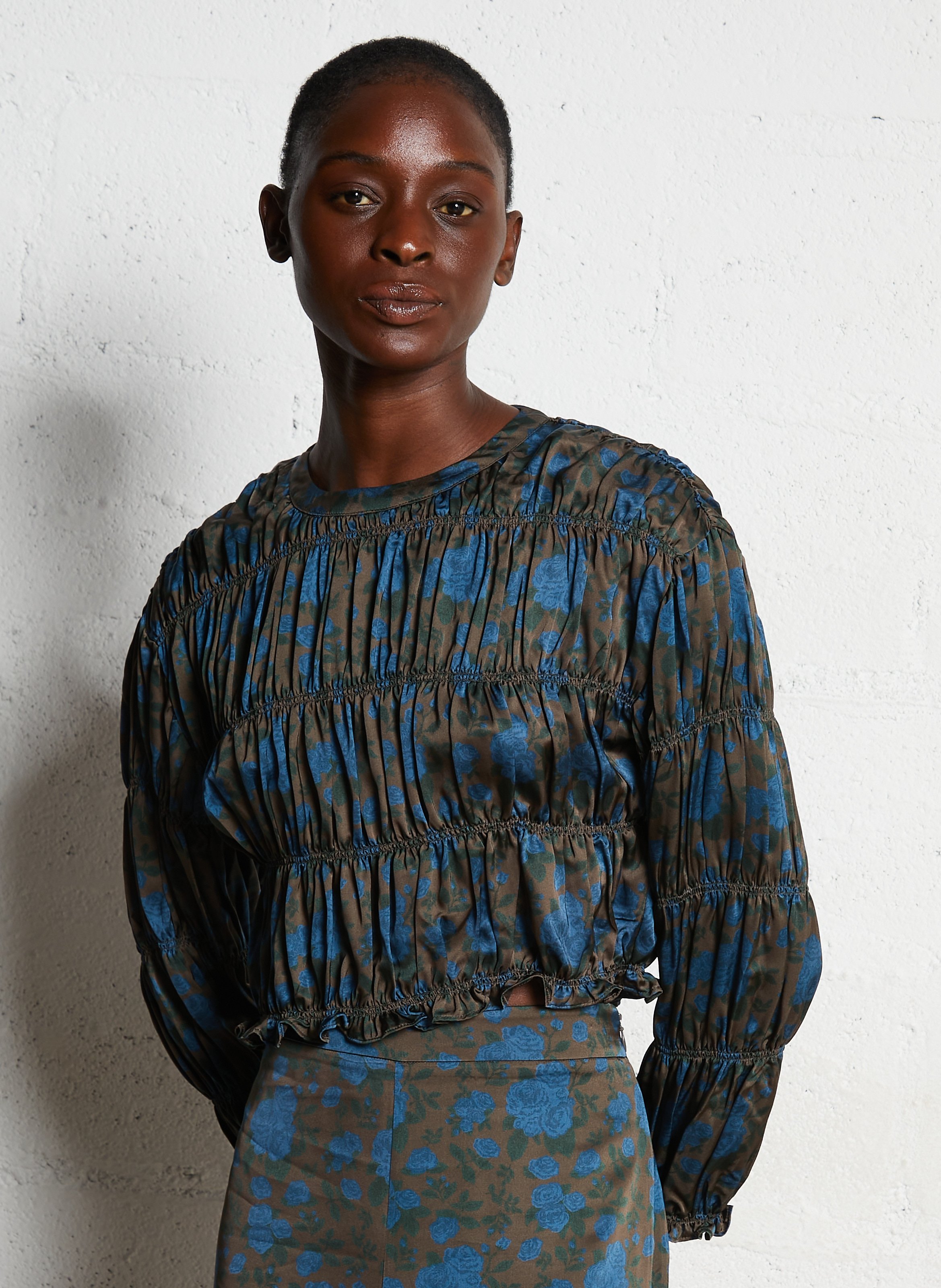 Kurzes, gerade geschnittenes Rundhals-Top THE TINY BIG SISTER Braun