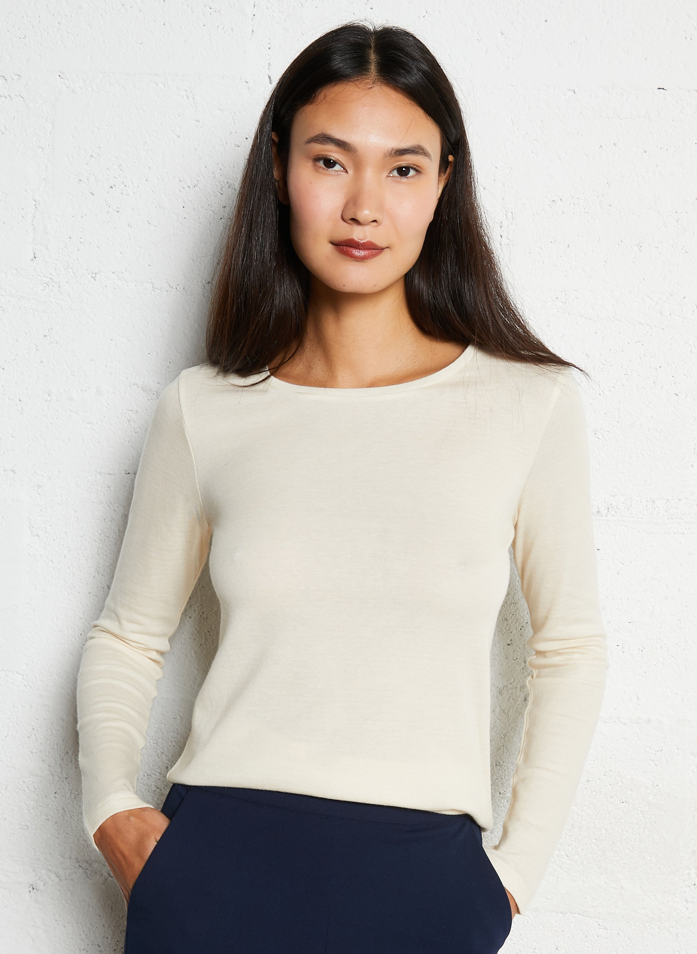 Tee-shirt cintré col rond en coton bio et cachemire MAJESTIC FILATURES Beige