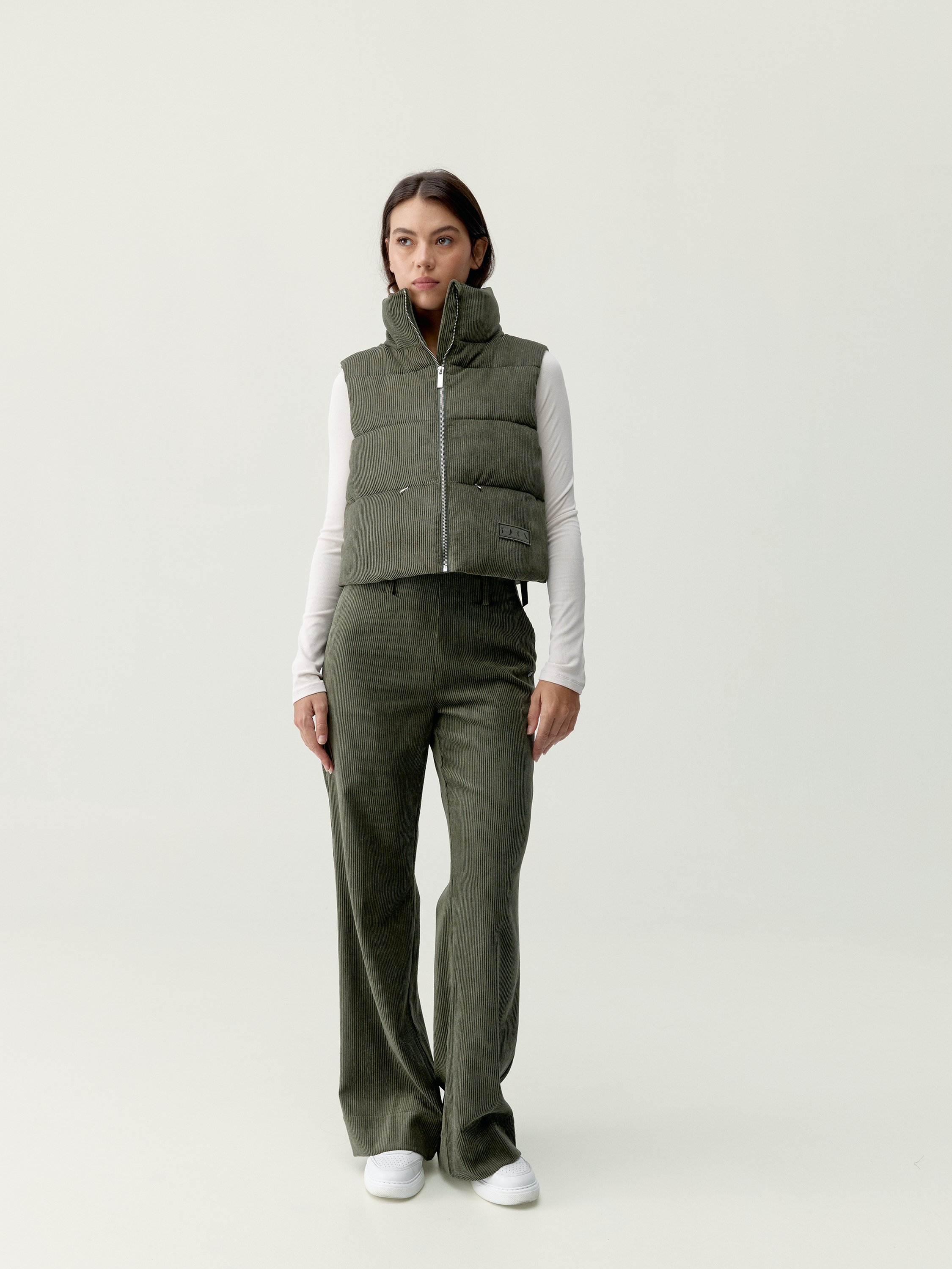 Sleeveless sports jacket for women with zipper BORN Green
