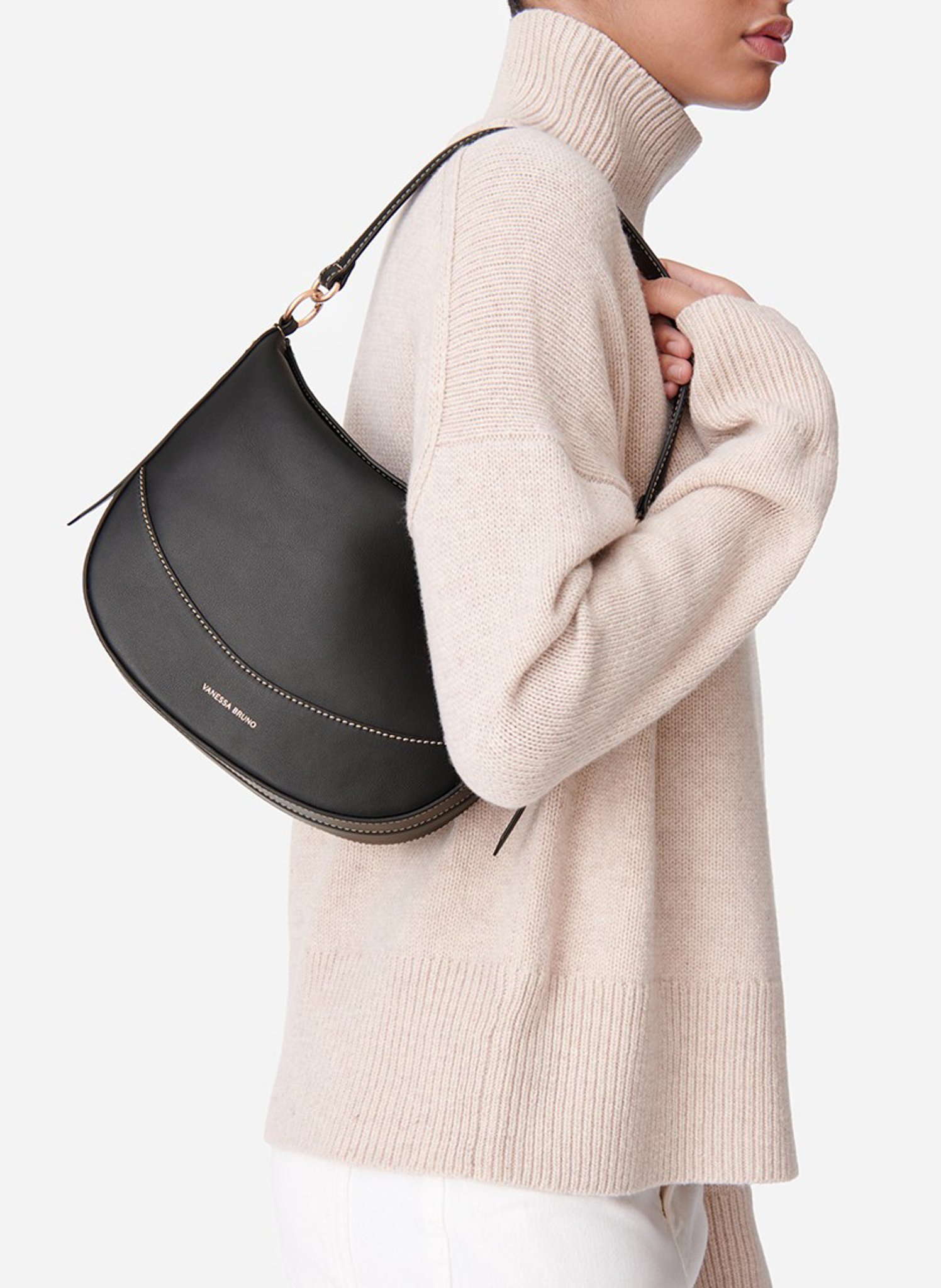 Buideltas van getextureerd leer met veters VANESSA BRUNO Zwart