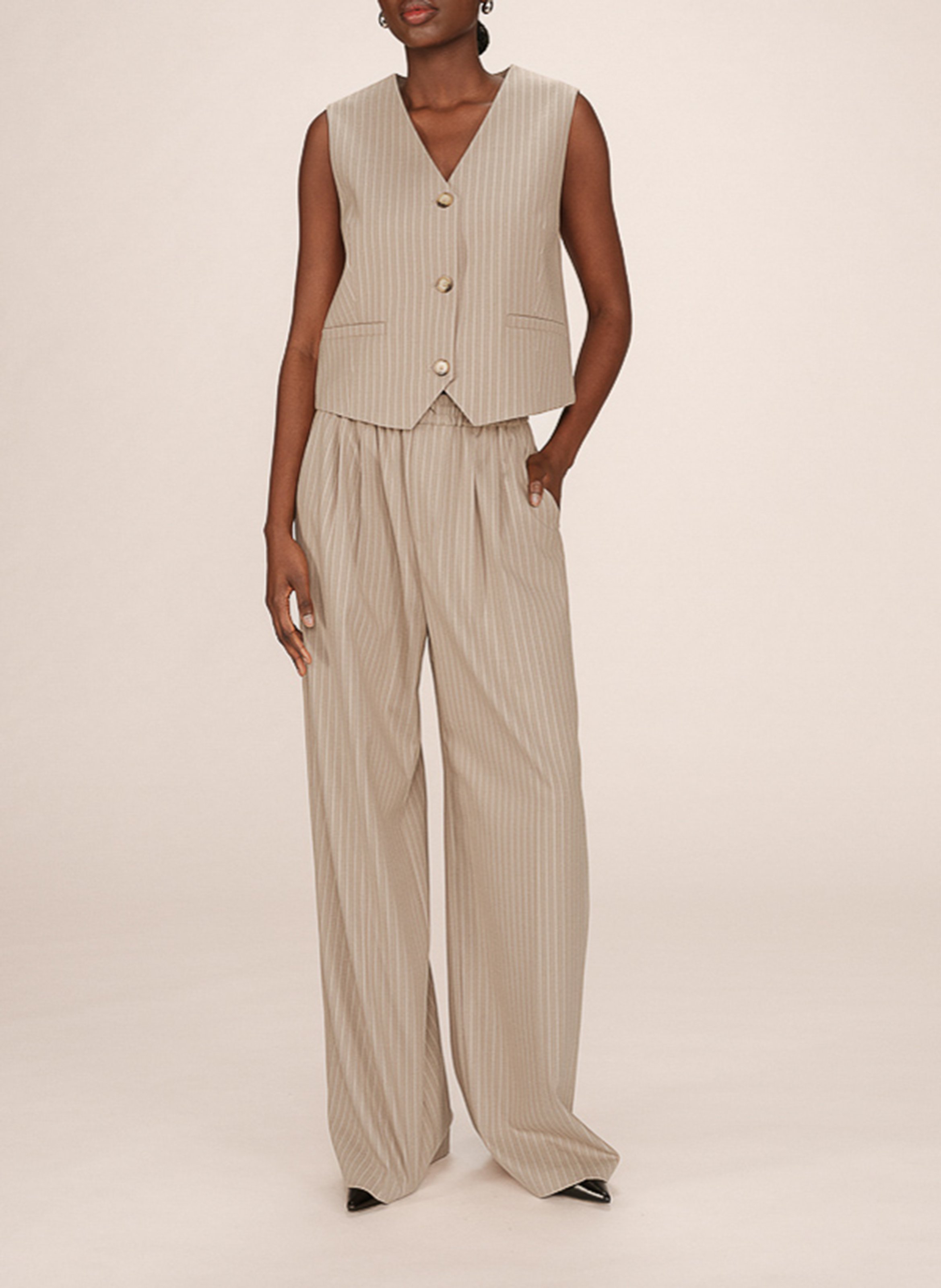 Tailored V-neck vest GRACE ET MILA Beige