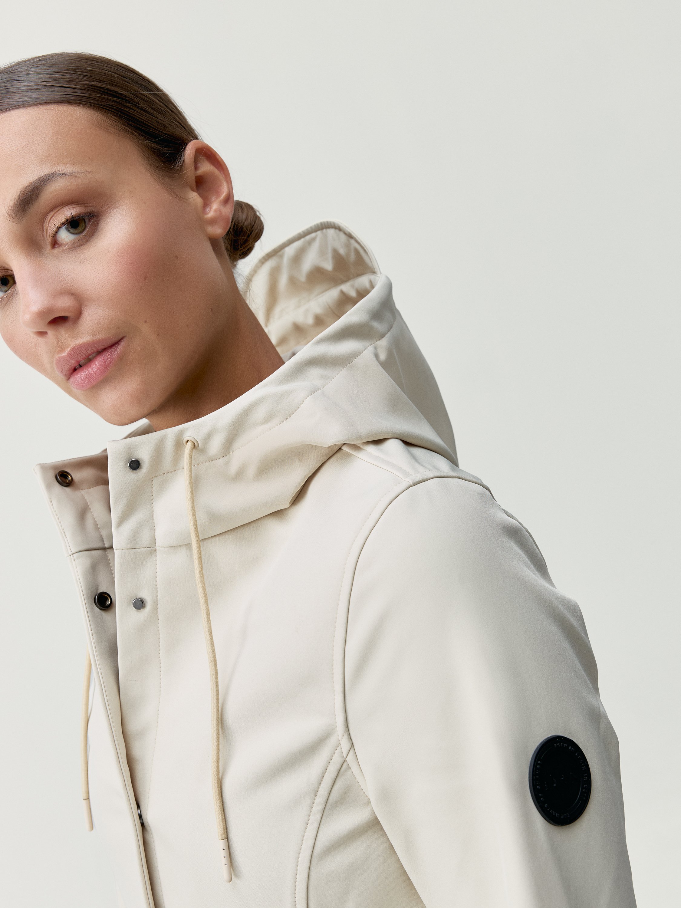 Windbreaker trench coat BORN LIVING YOGA White