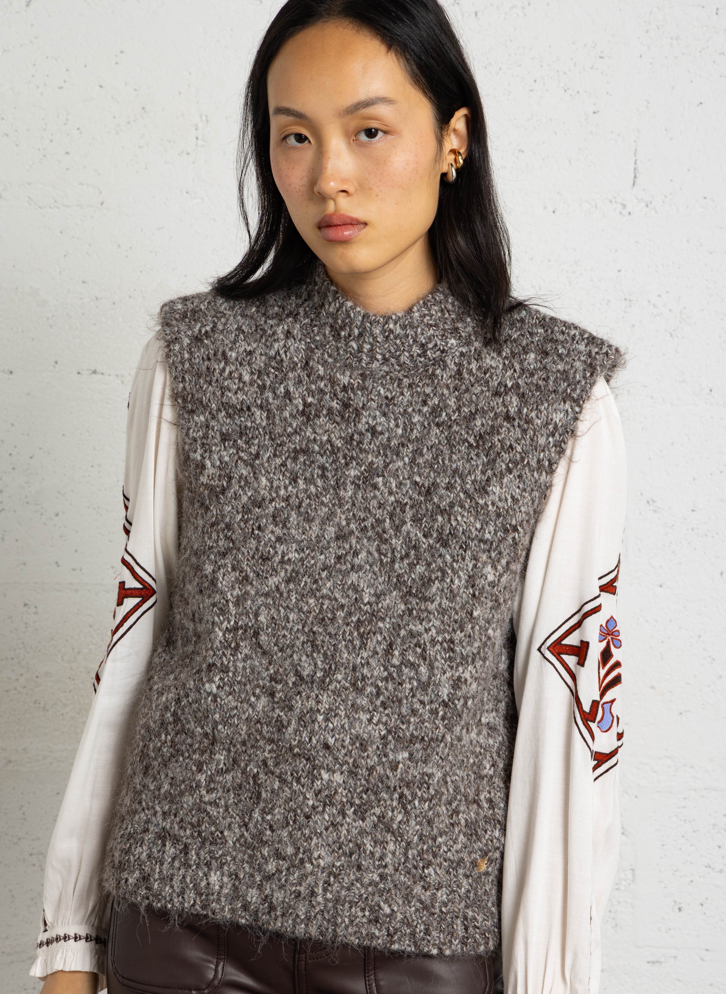 Pull droit sans manches en maille  LA PETITE ETOILE Marron