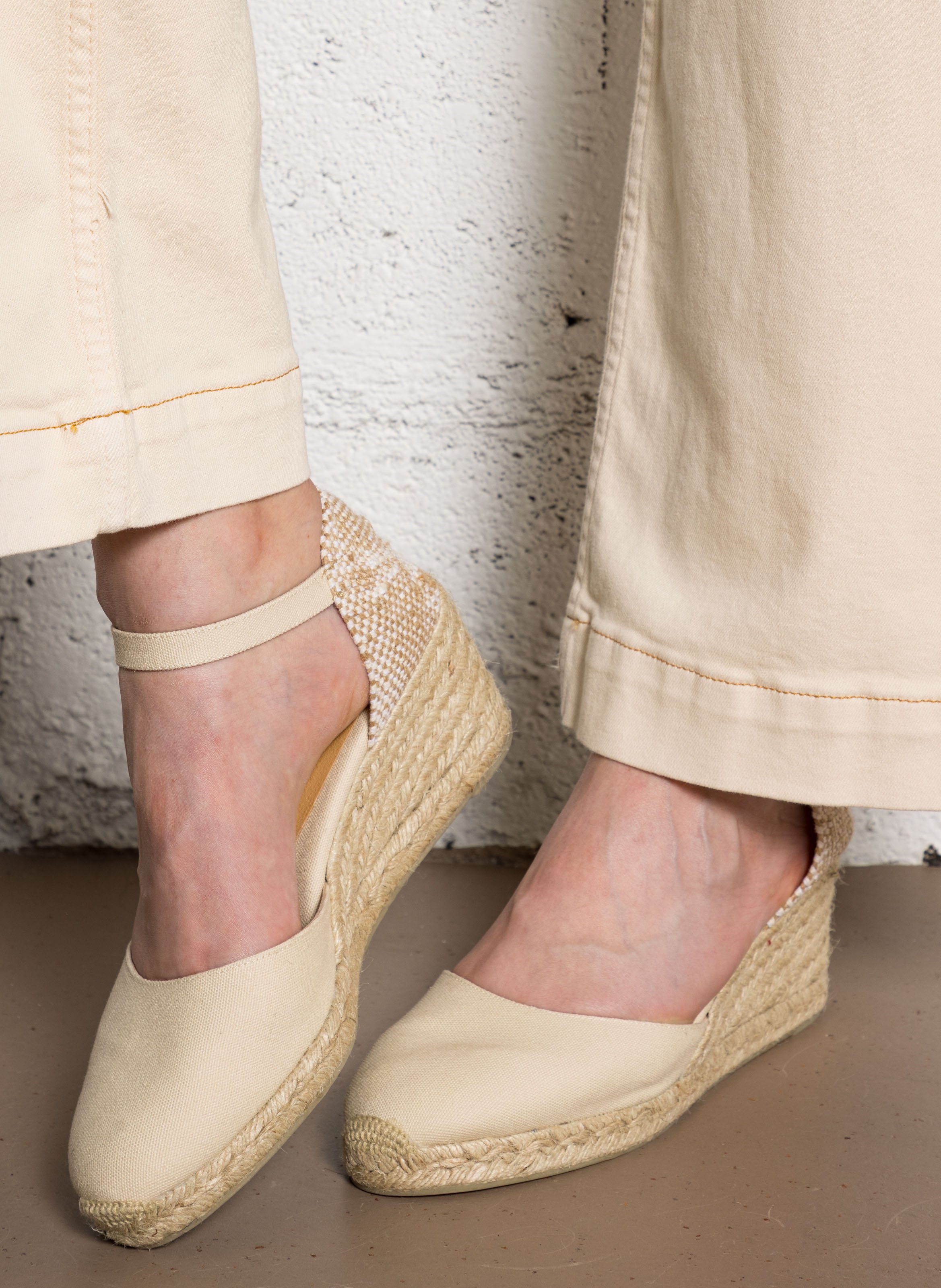 Sadales à talons compensés  CASTANER Beige