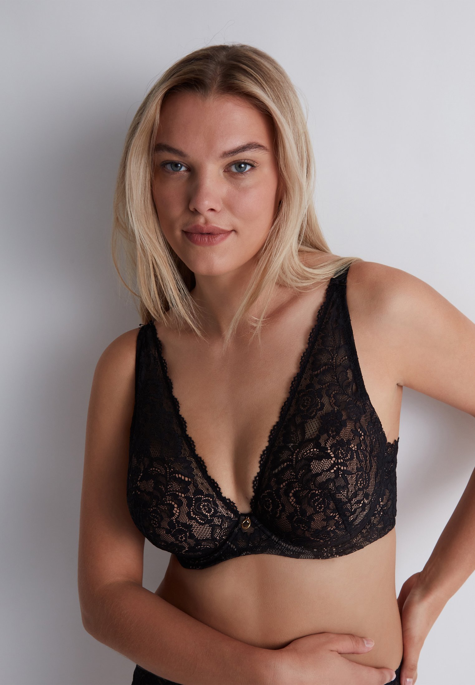 A Fleur De Toi scarf-style plunge bra AUBADE Black