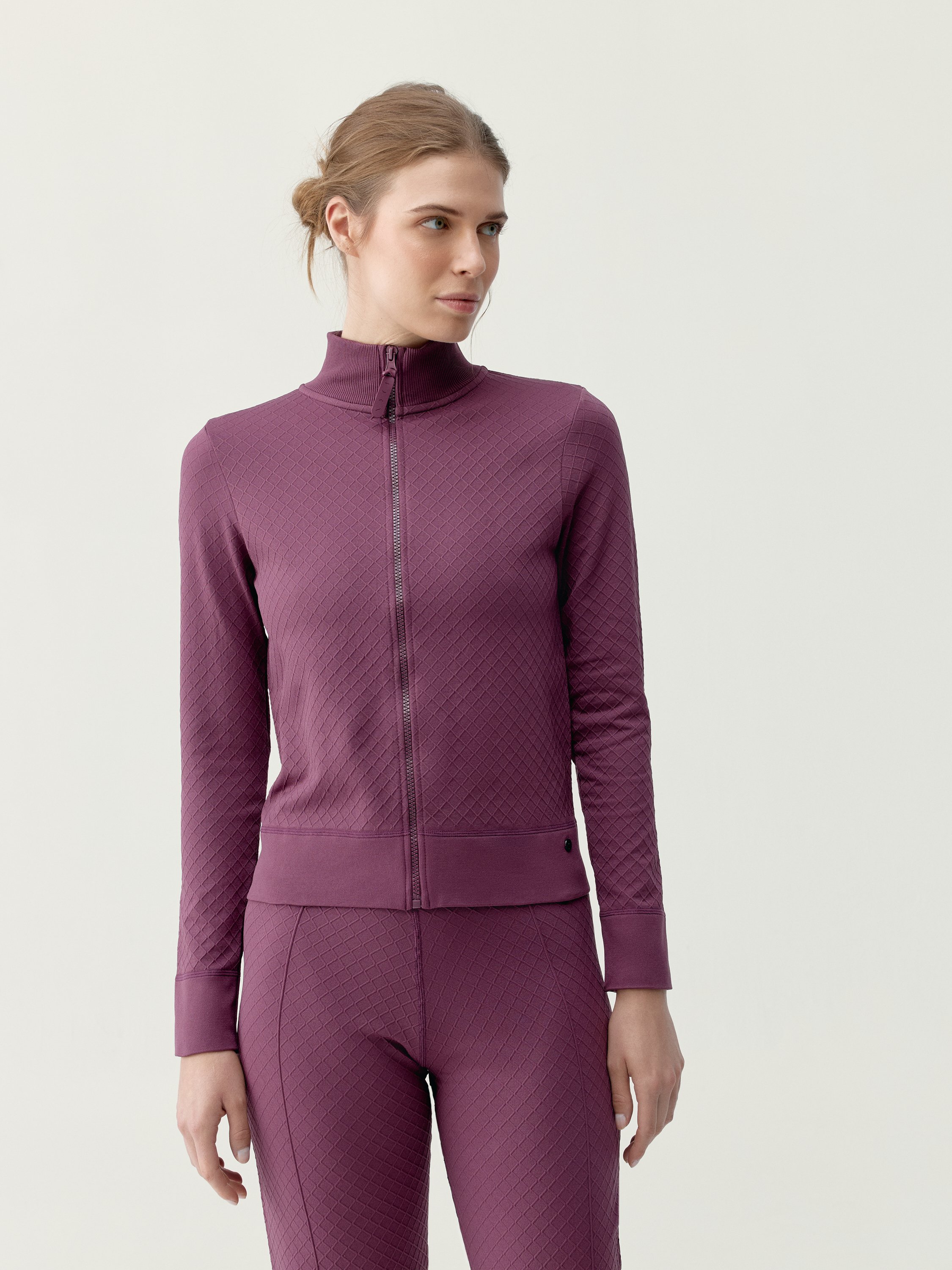 Women's sport jacket with a shaping effect BORN