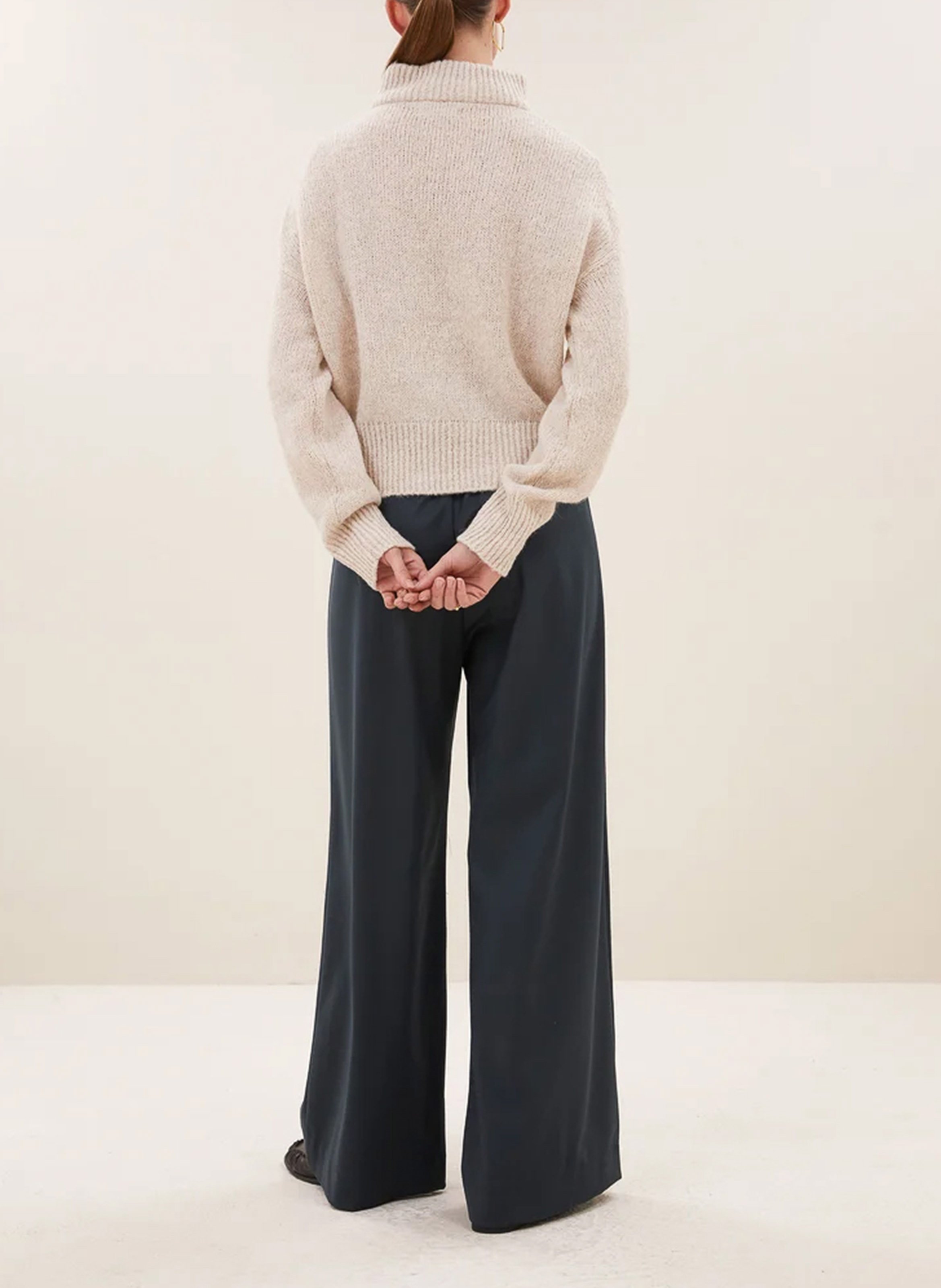 Oversized trui met truckerkraag BY BAR Zwart