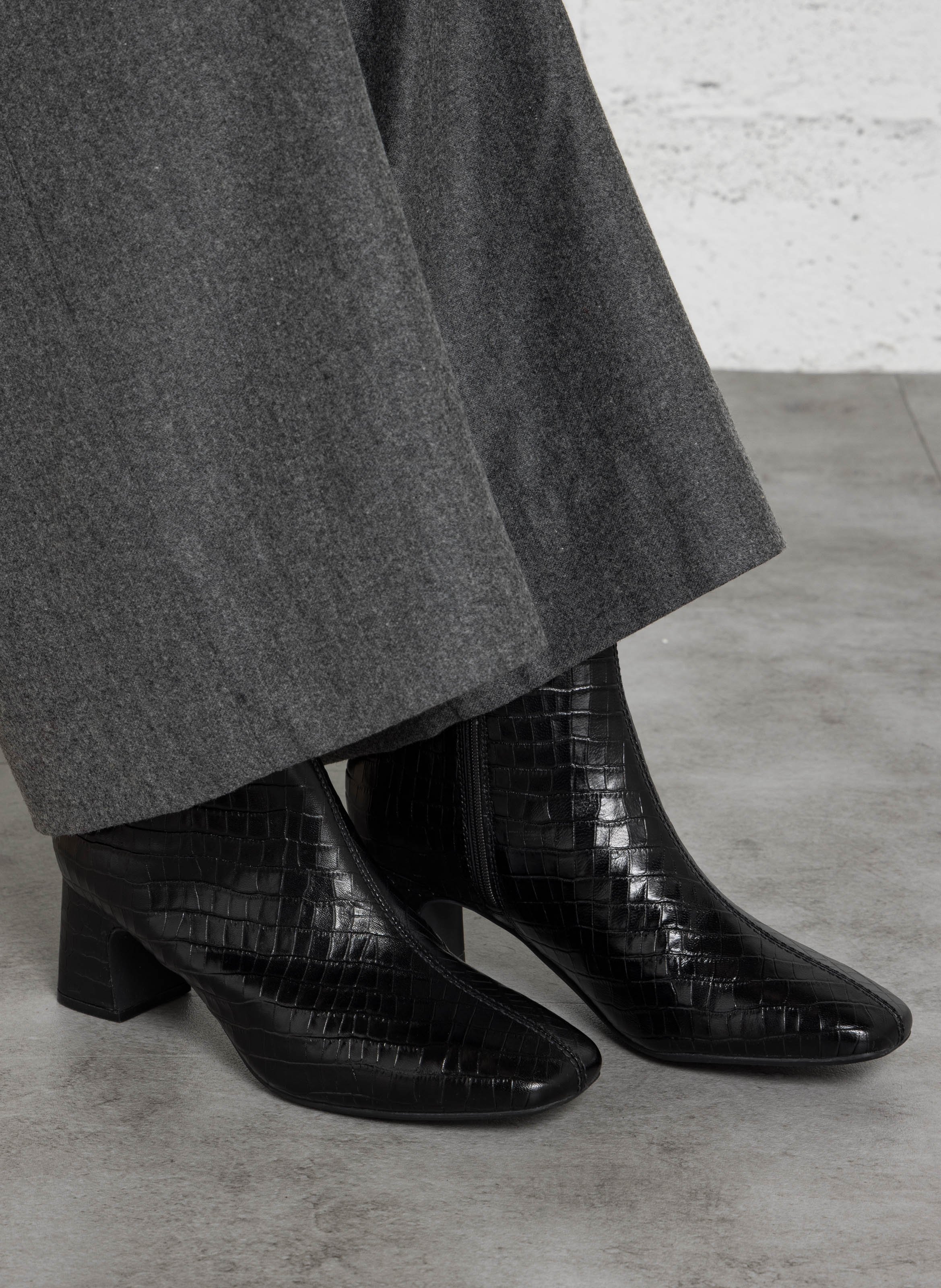 Krokodil-Effekt Leder Stiefeletten mit eckiger Spitze CLARKS Schwarz