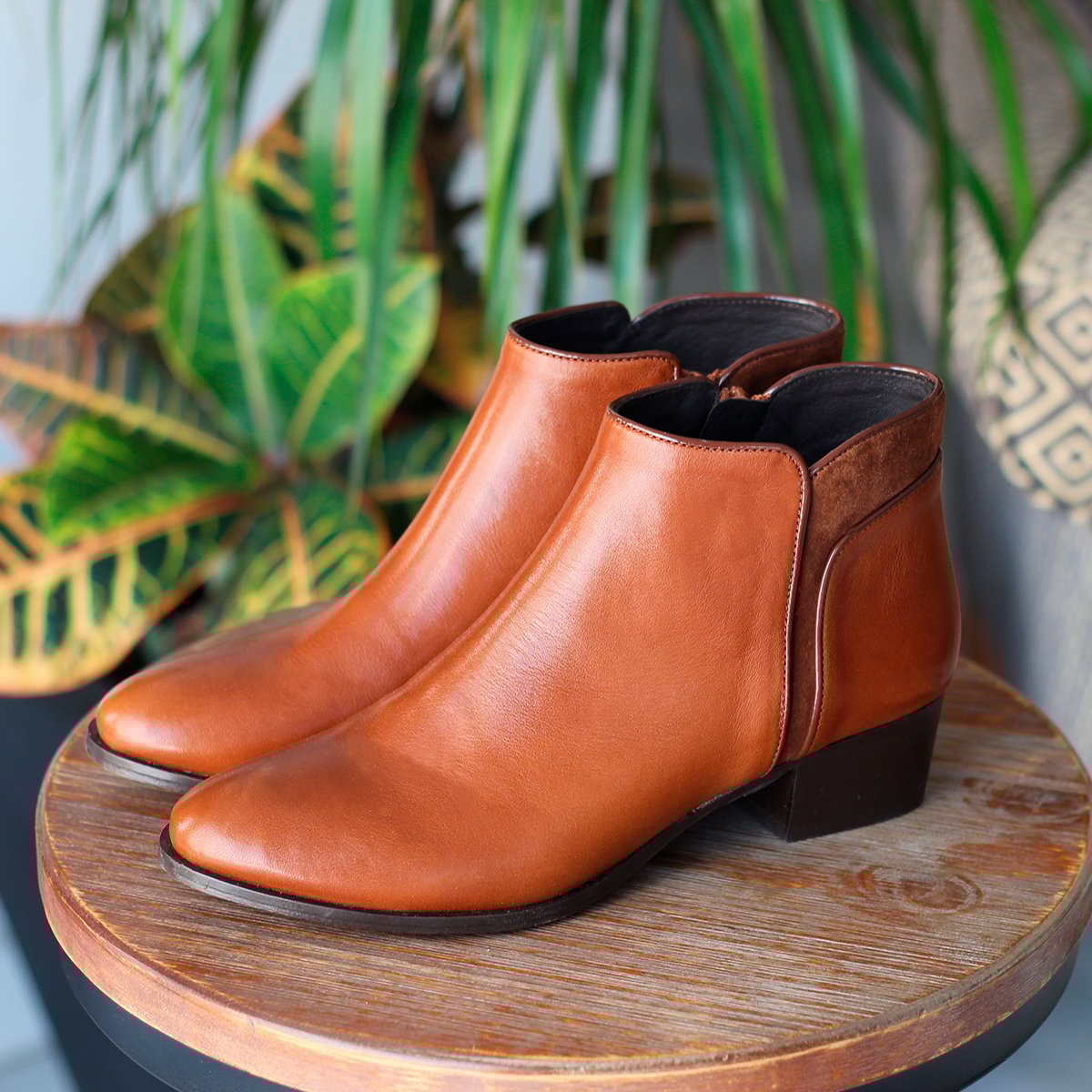 Medium heel leather mid-calf boots JULES & JENN Brown