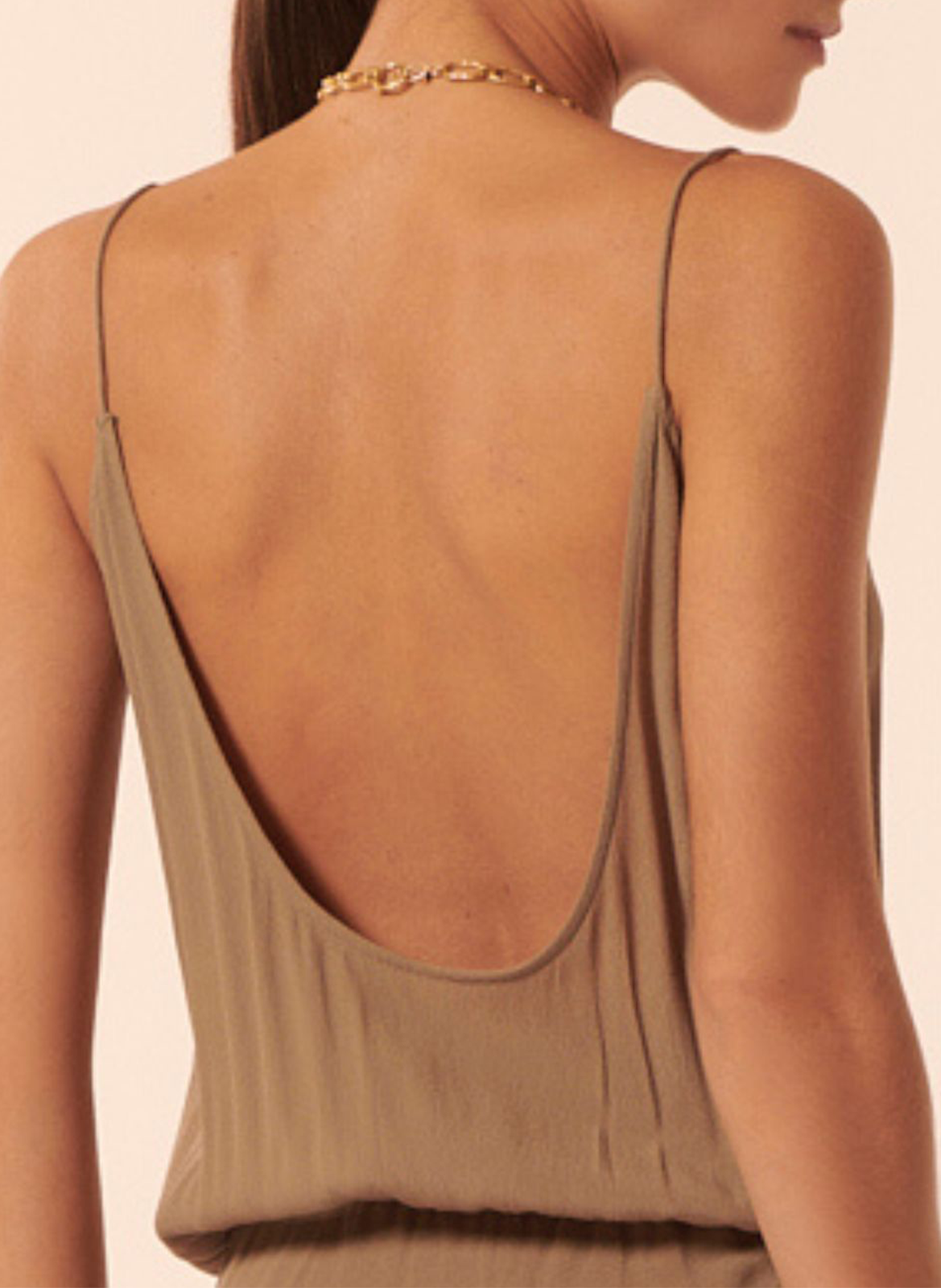 Lange, rechte jurk met ronde hals KARMA KOMA Bruin