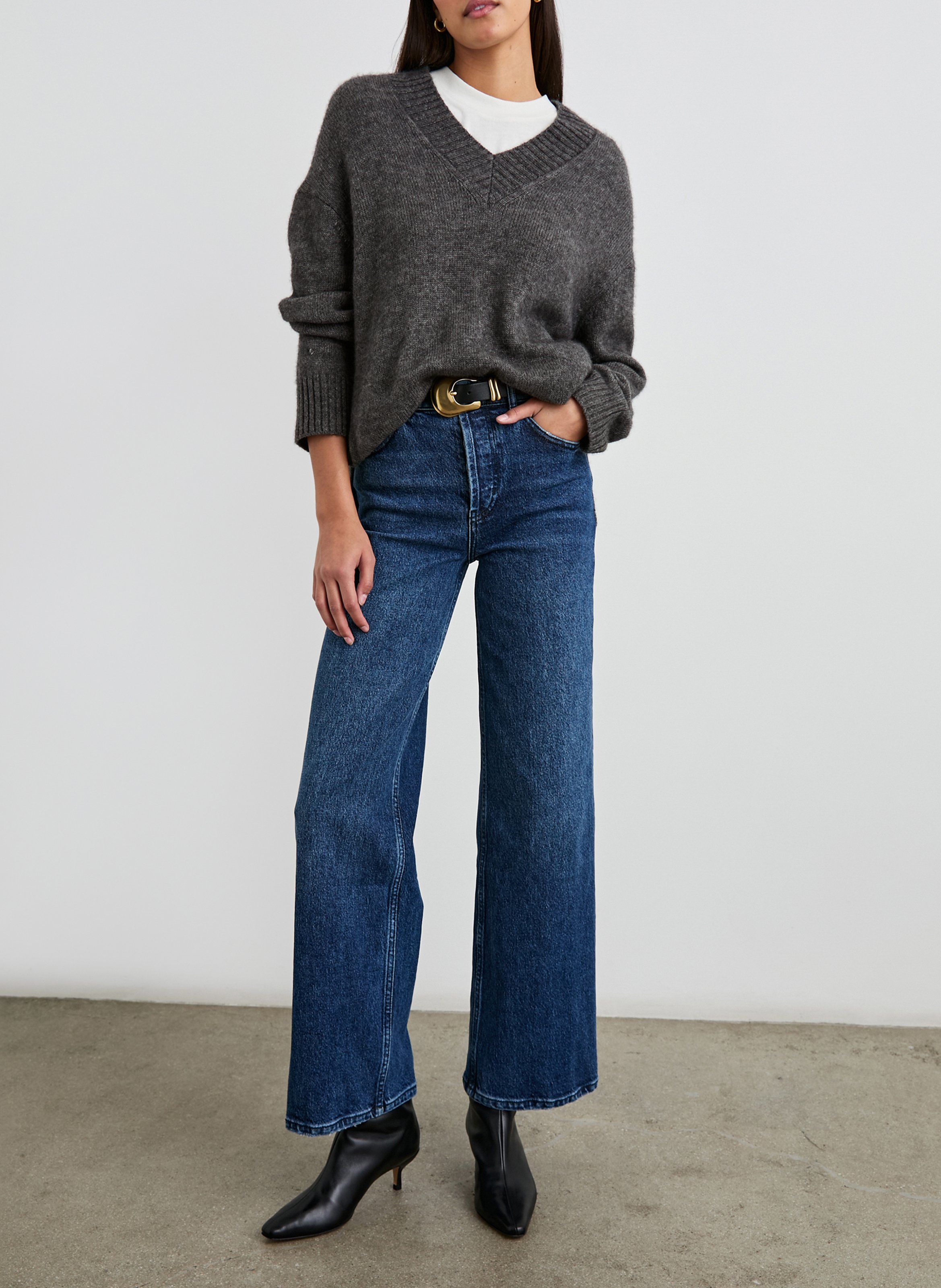 V-neck sweater in blended cashmere and silk RAILS Grey