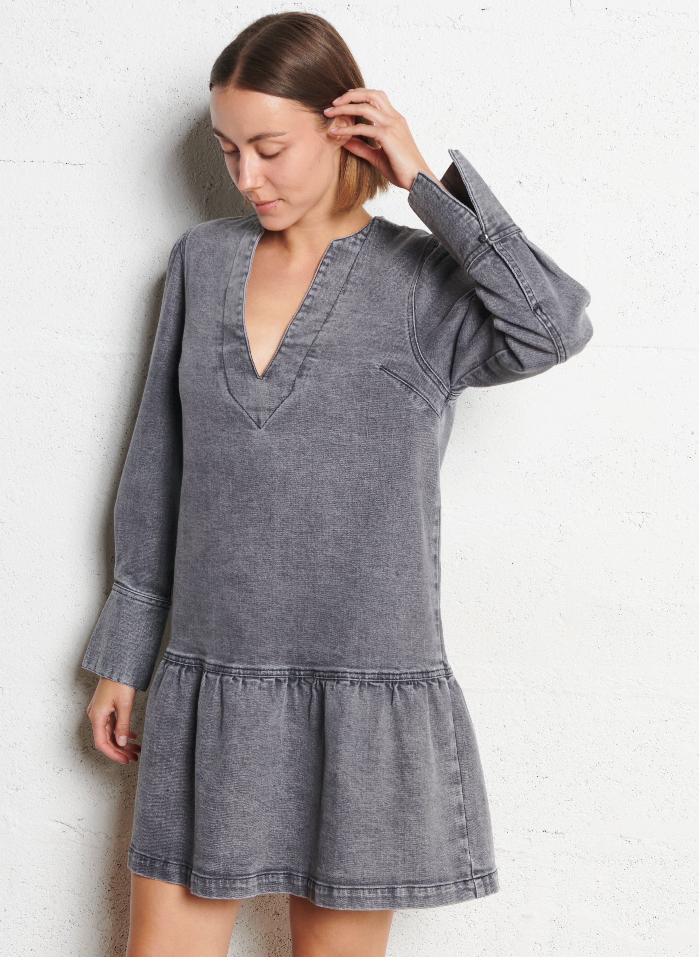 Kurzes Kleid mit Tunika-Kragen aus Jeans IKKS Grau